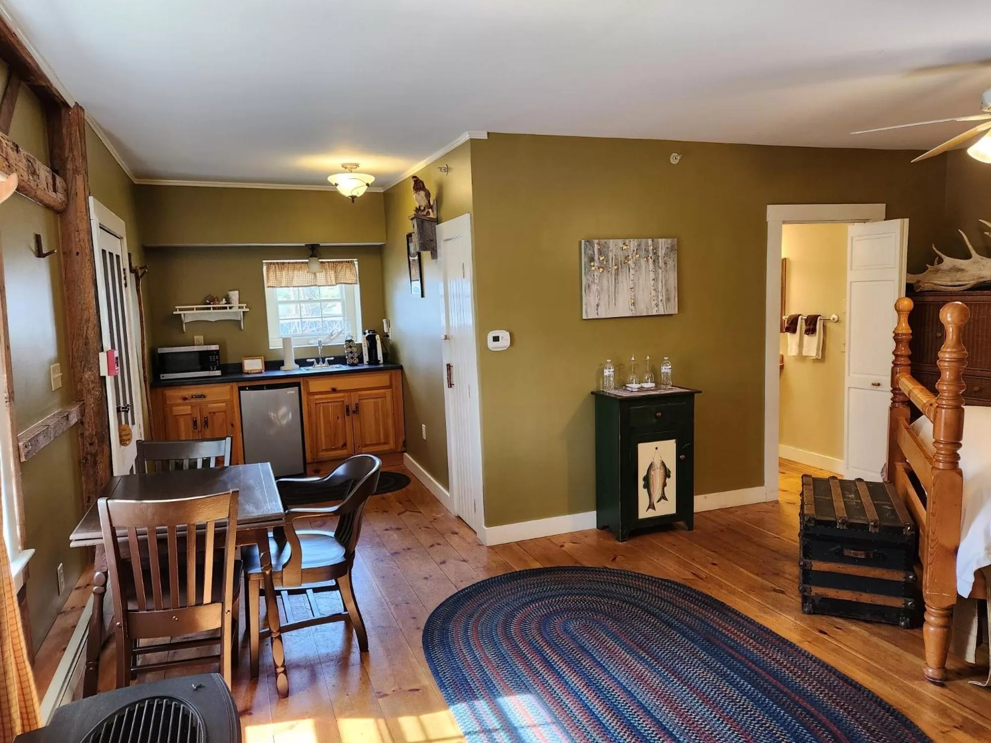 Restaurant/Places to Eat in Blackberry Inn