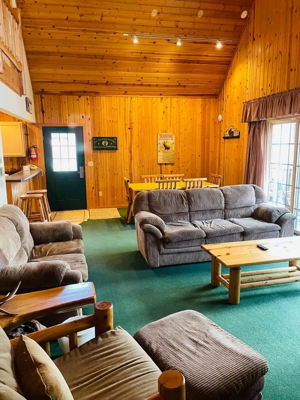 Living room in Drummond Island Resort
