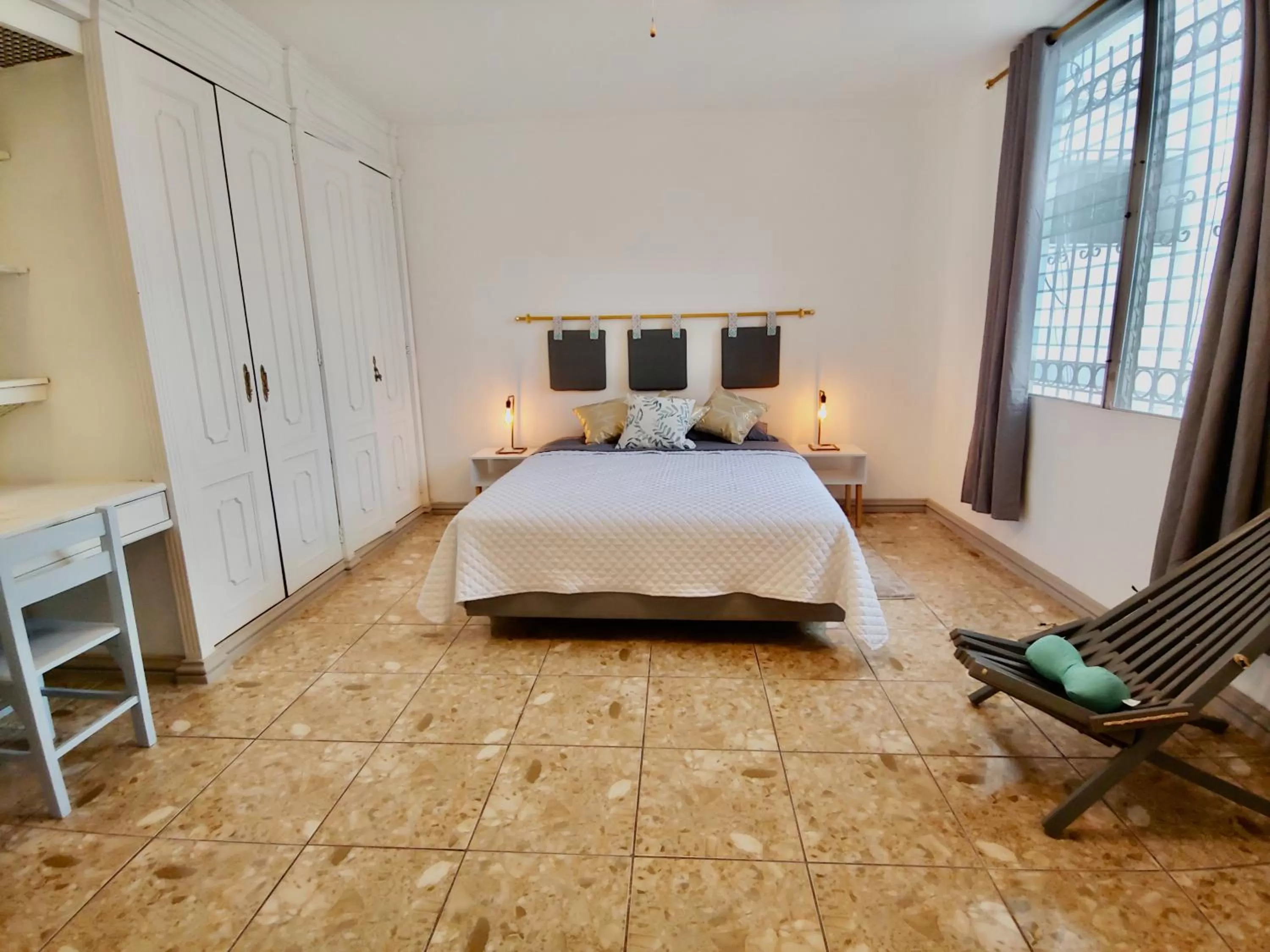 Bed in Pepe's House Guayaquil I Self Check-In MicroHotel