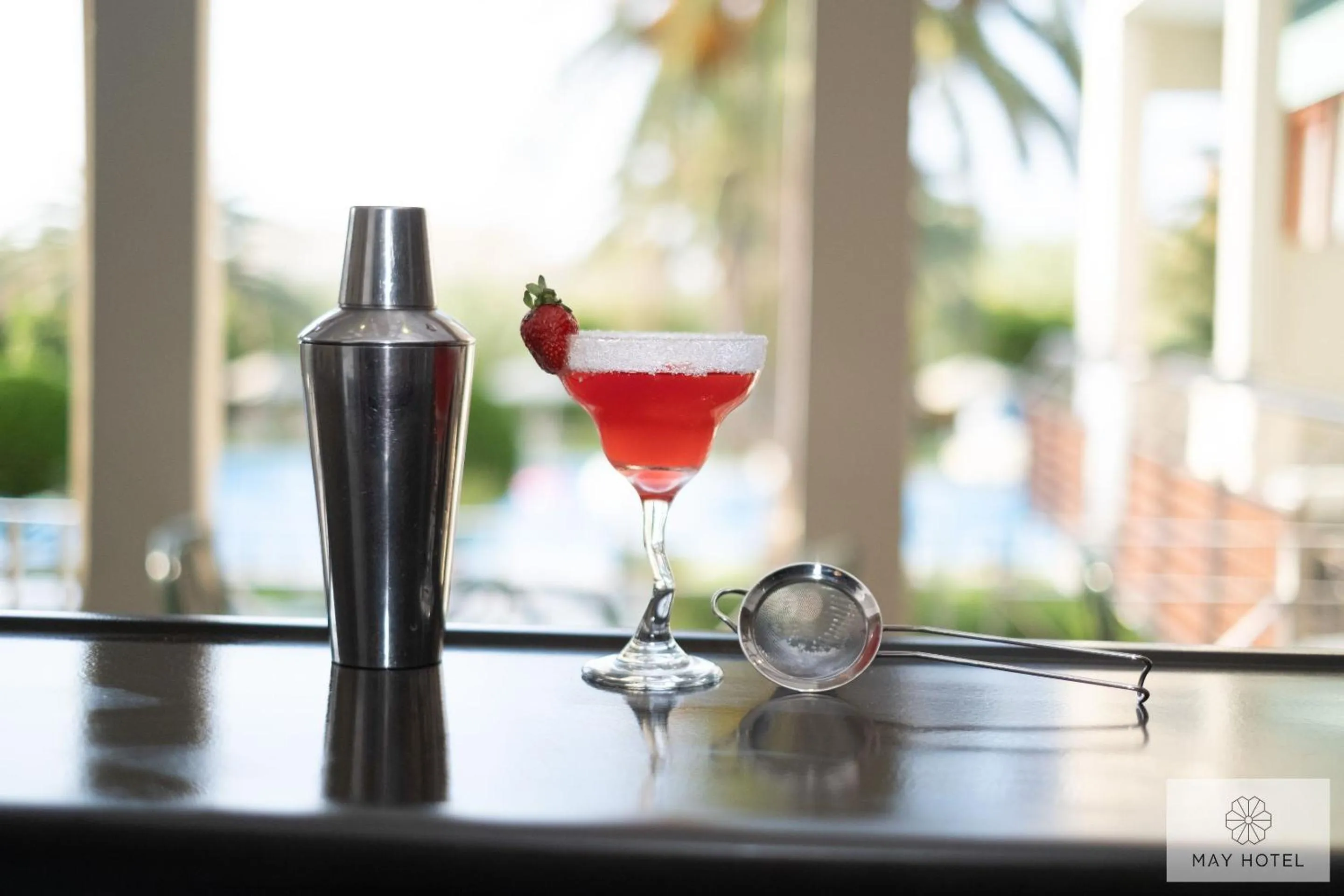 Lounge or bar in May Beach Hotel