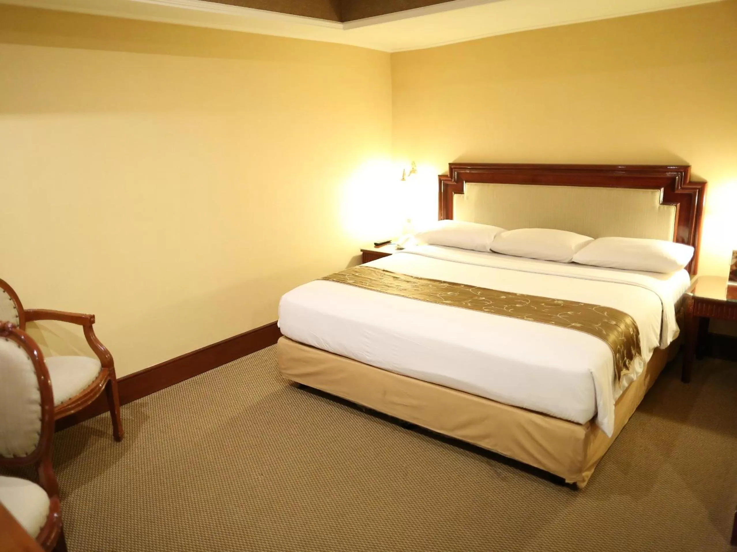 Bedroom, Bed in Golden Boutique Hotel Melawai