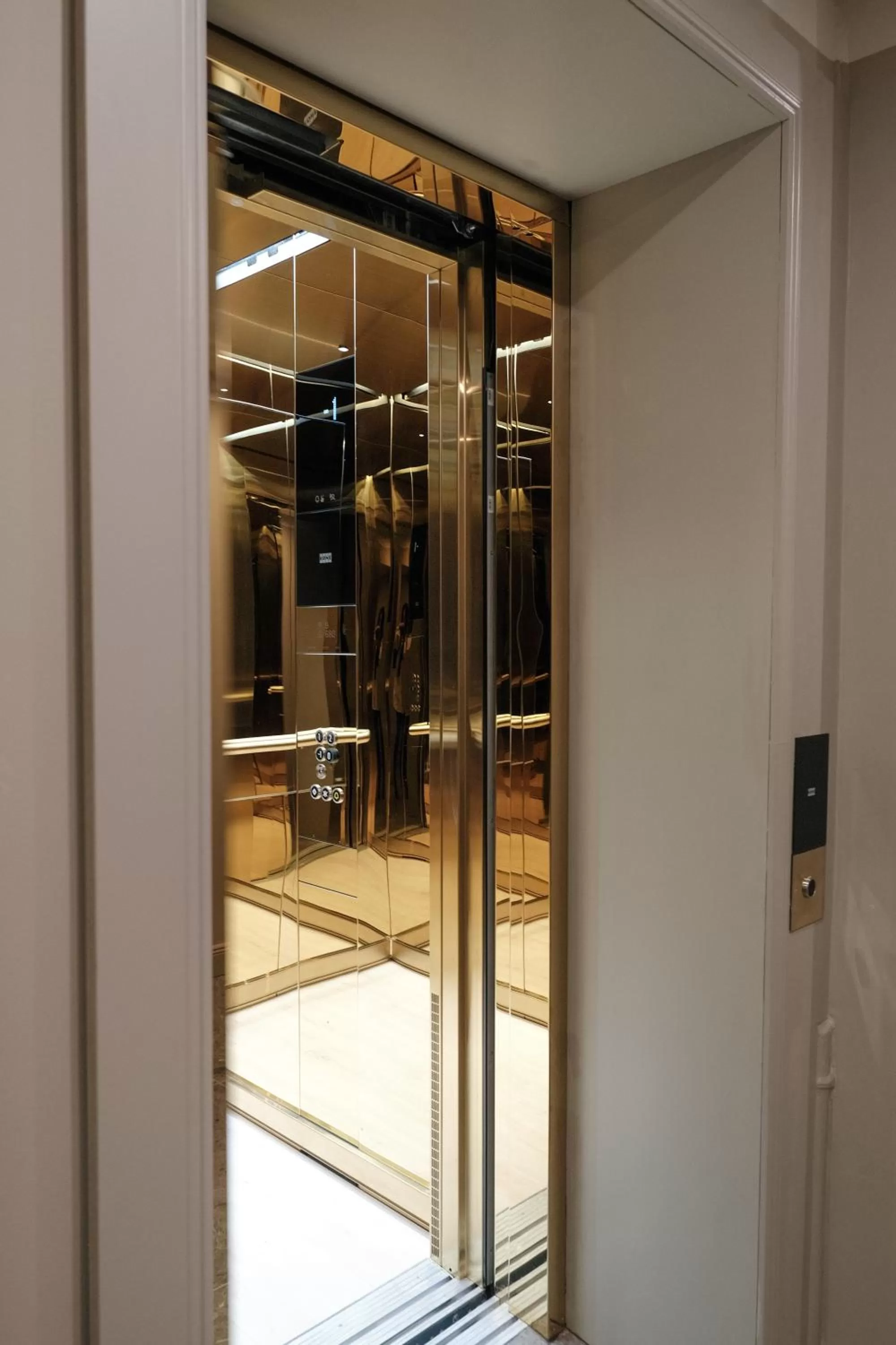 elevator in Mimosa Hotel