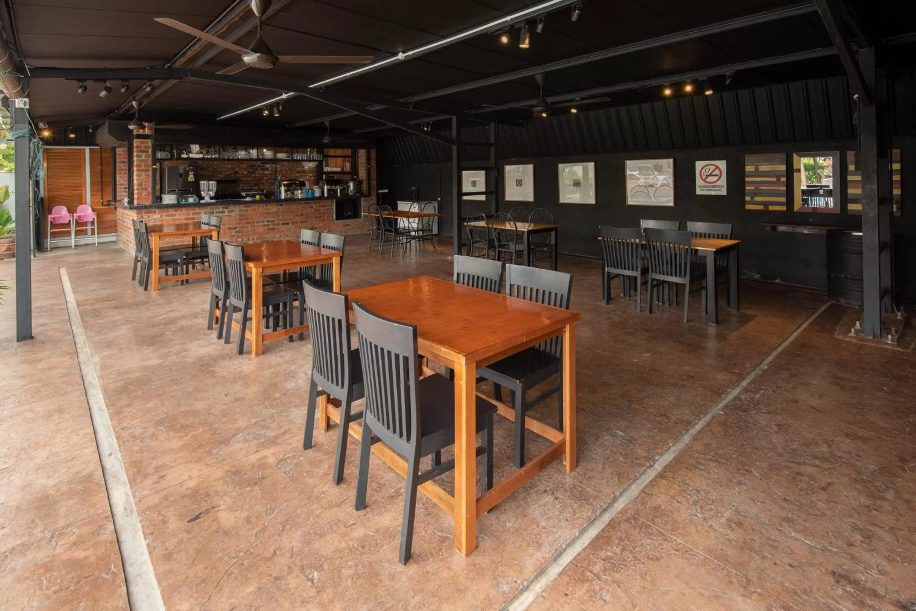 Restaurant/places to eat in Riverra Inn Langkawi