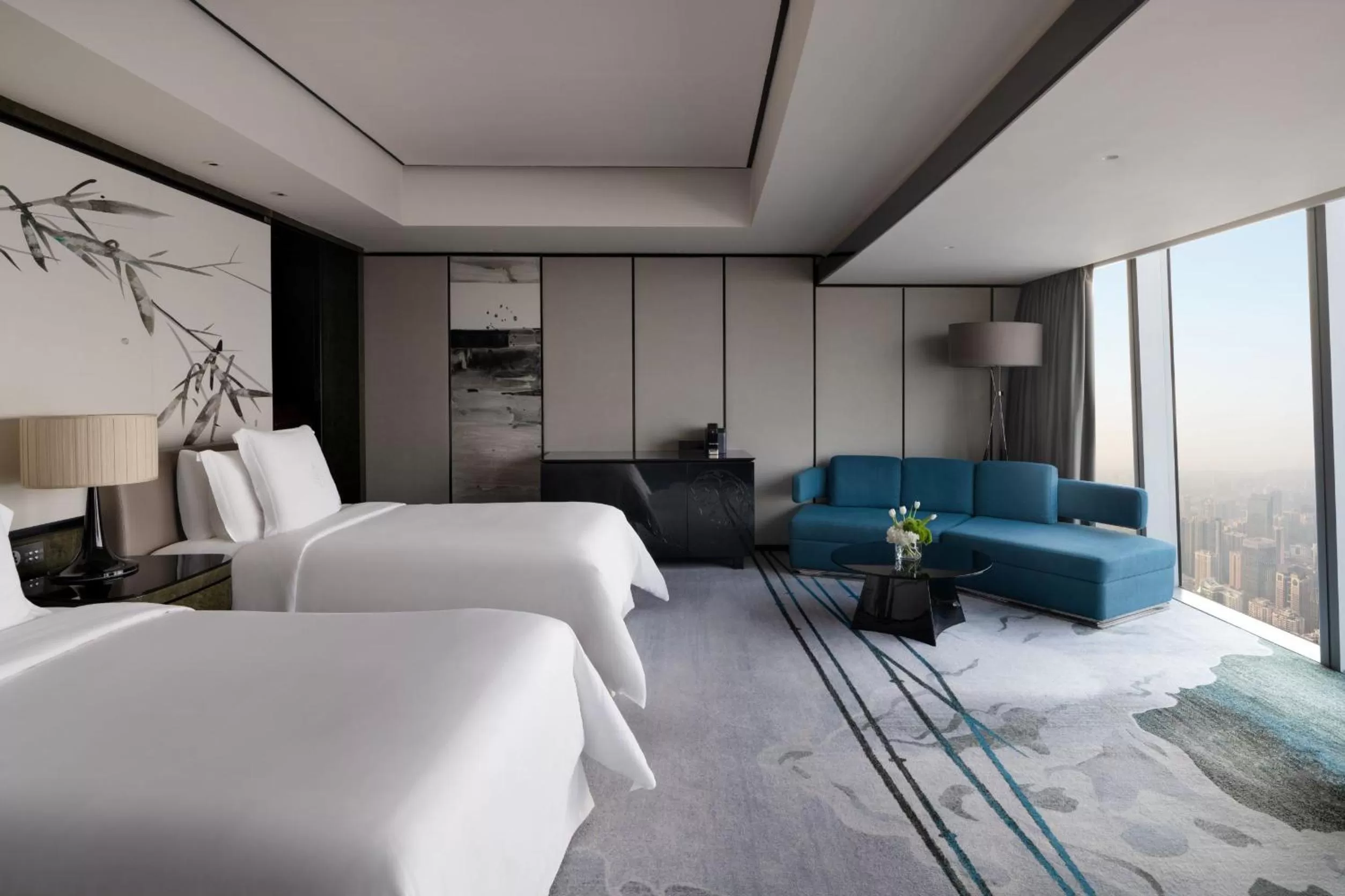 TV and multimedia, Bed in Four Seasons Hotel Guangzhou