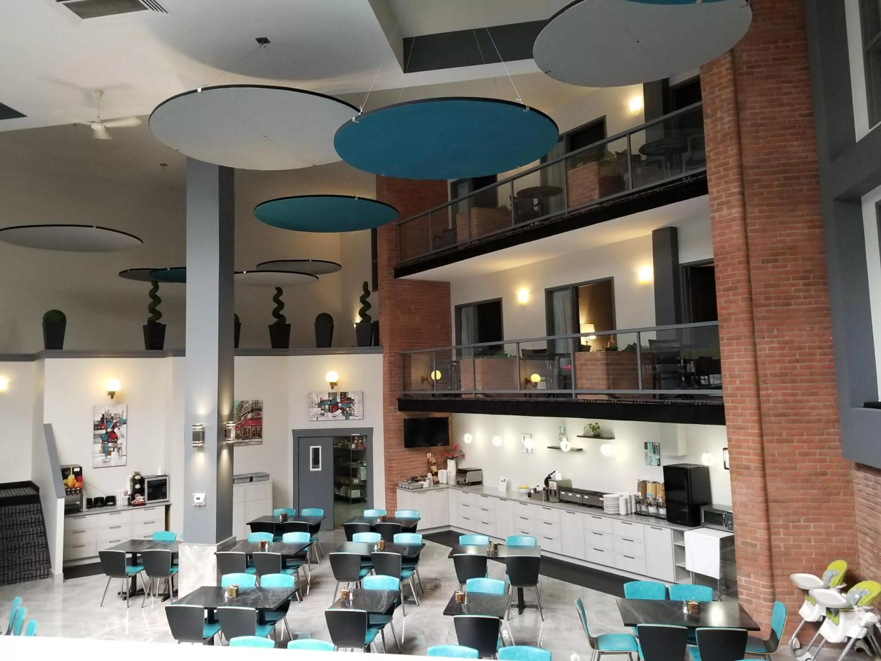 Restaurant/places to eat in Best Western Laval-Montreal & Conference Centre