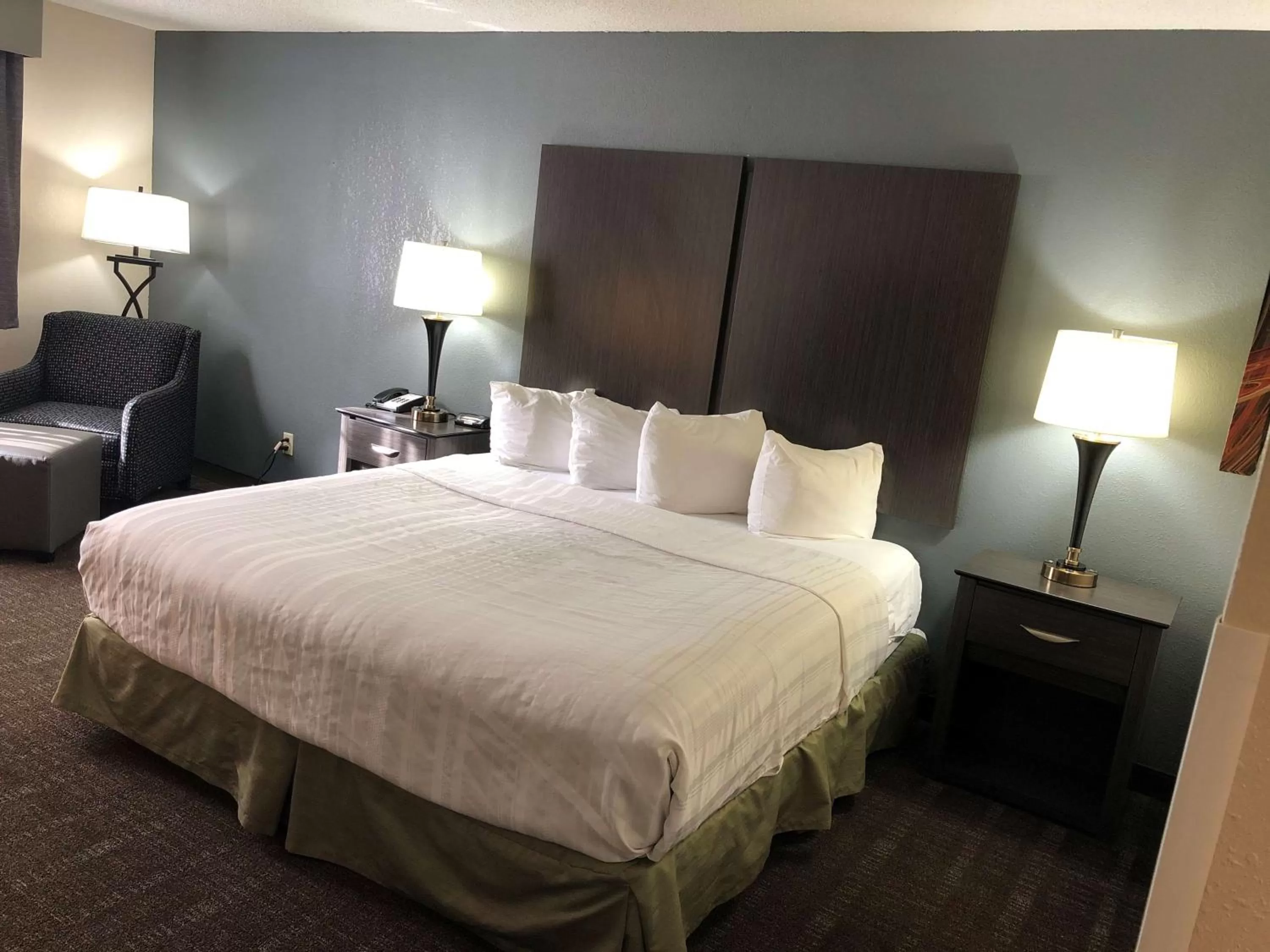 King Room with Balcony - Non-Smoking in Best Western Chester Hotel