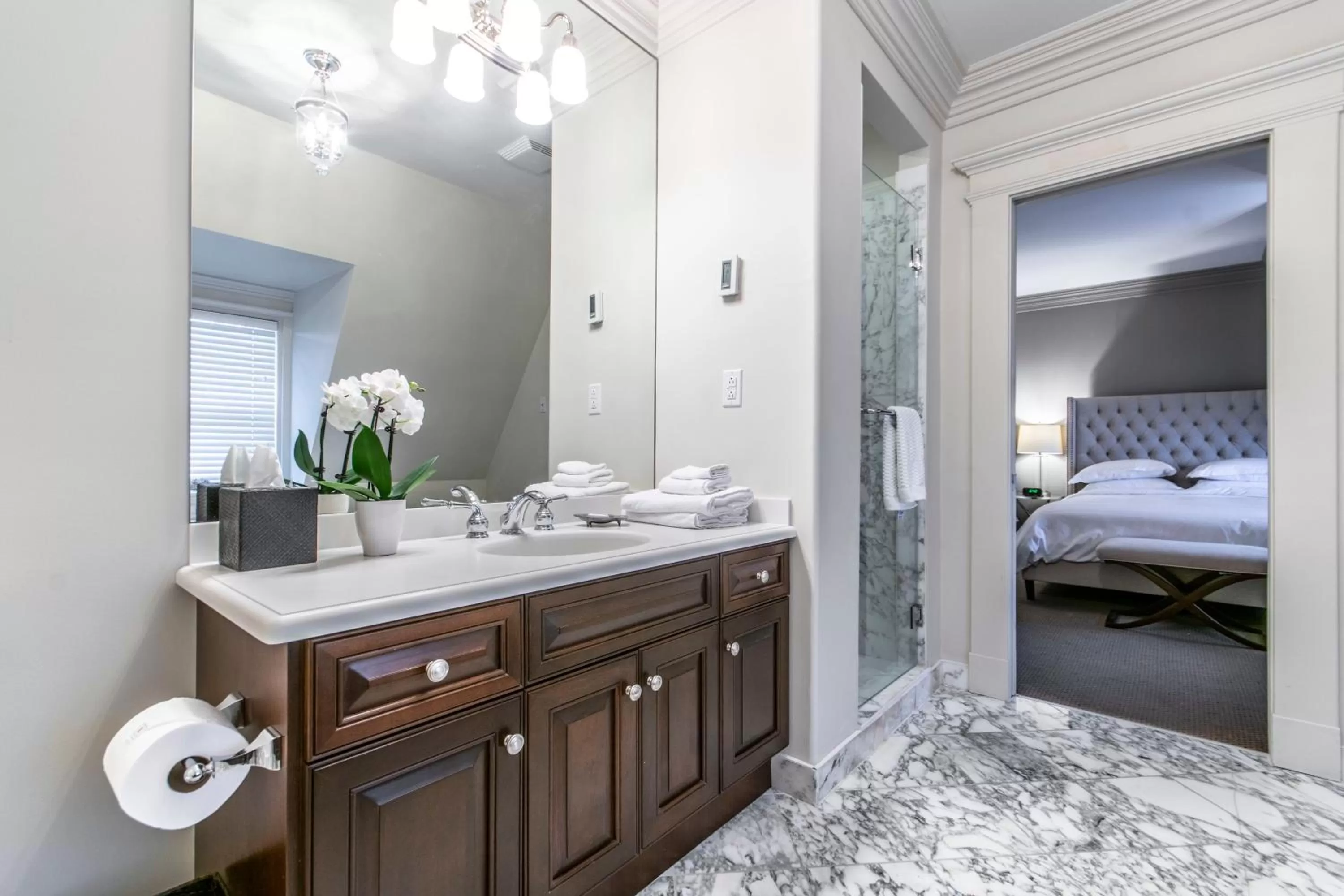 Bathroom, Bed in Ryan Mansion