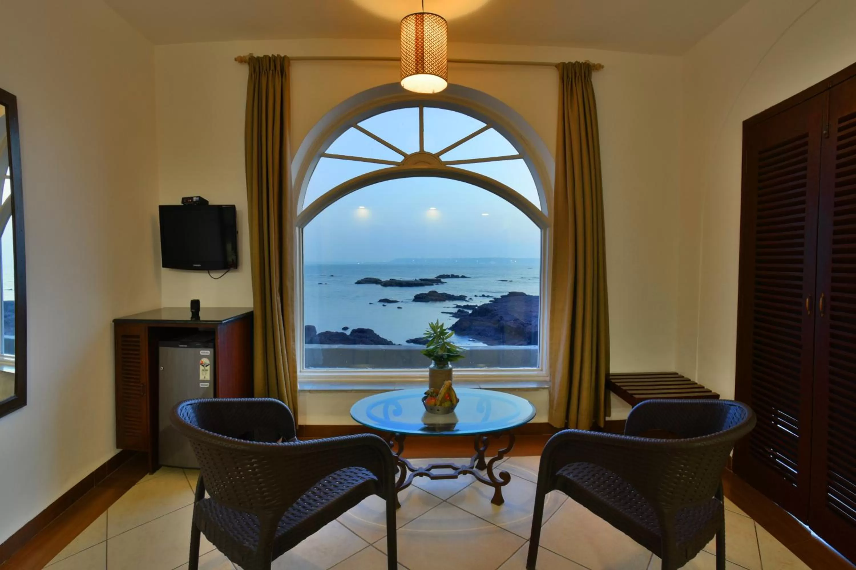 Double or Twin Room with Harbor View in O Pescador an Indy Resort