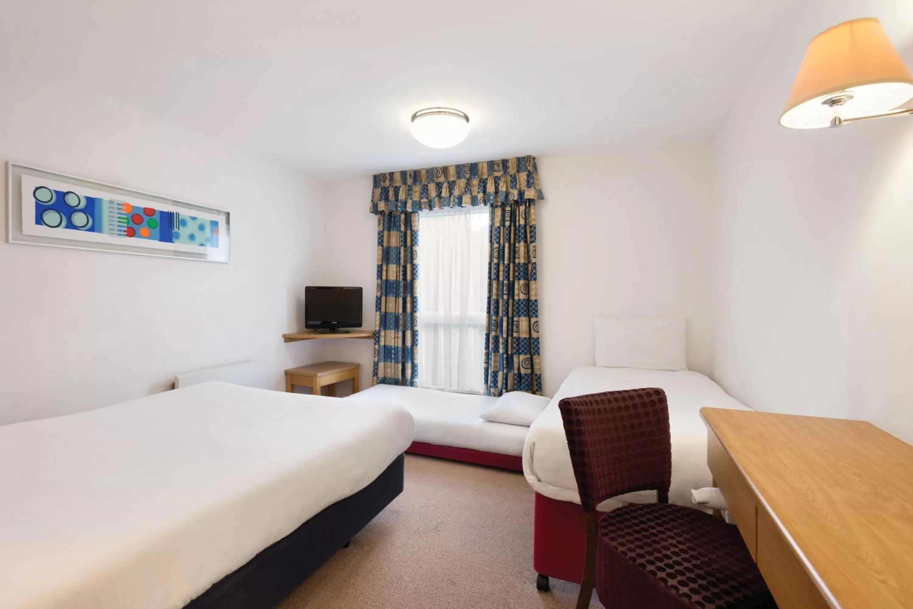Photo of the whole room, Bed in Days Inn by Wyndham Telford Ironbridge
