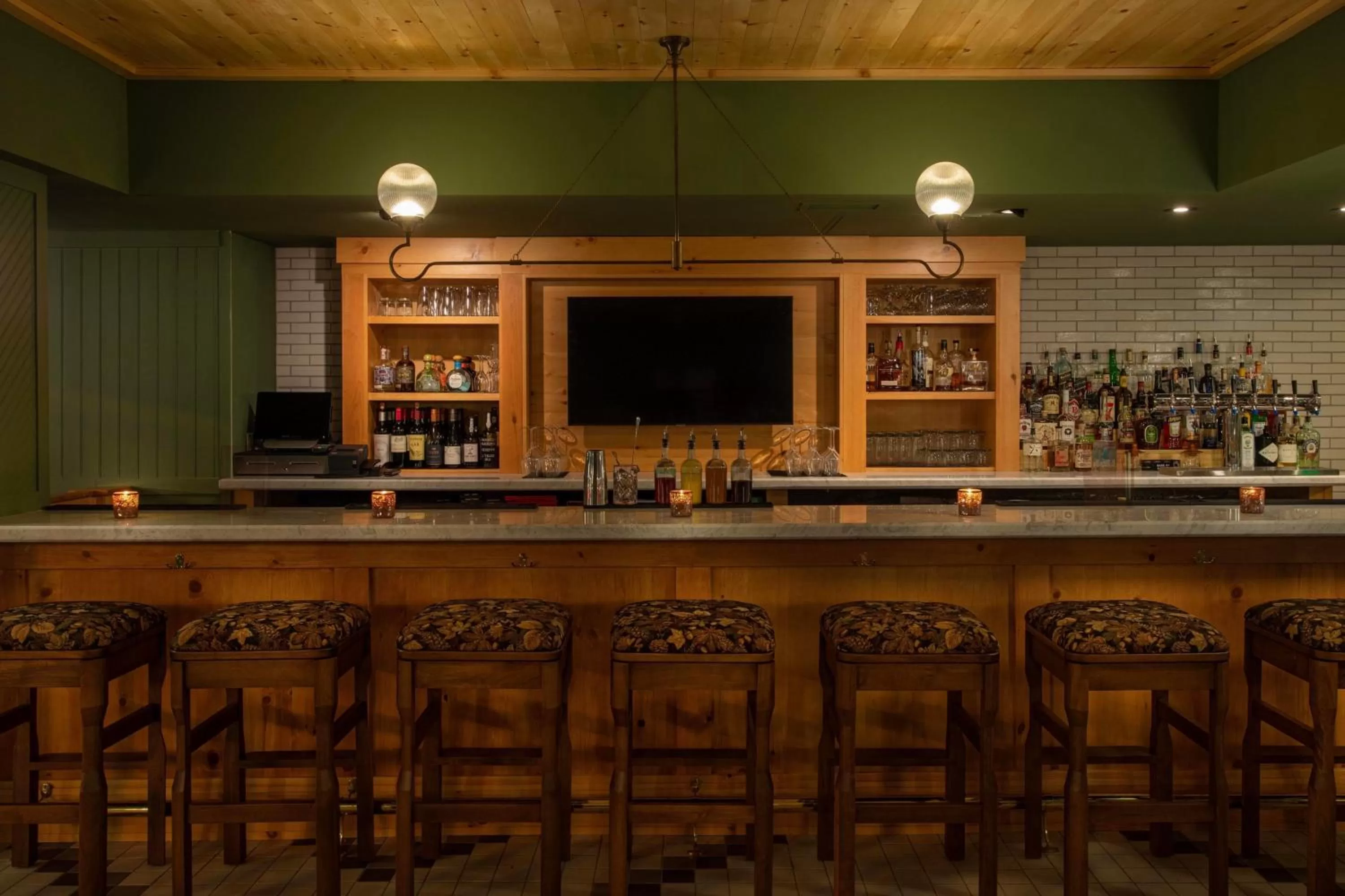 Lounge or bar in Grand Adirondack Hotel, Lake Placid, a Tribute Portfolio Hotel