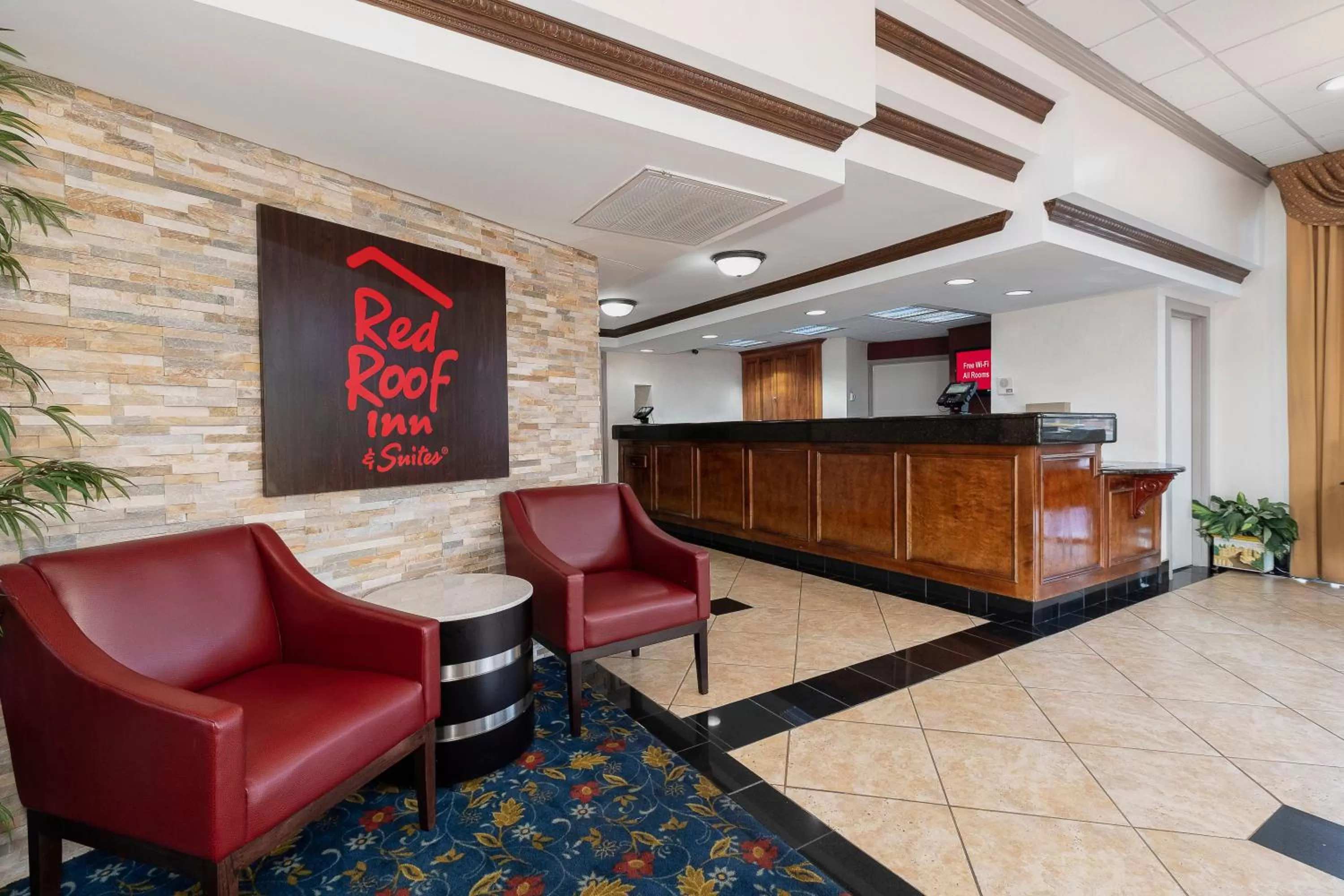 Lobby or reception in Red Roof Inn & Suites Macon