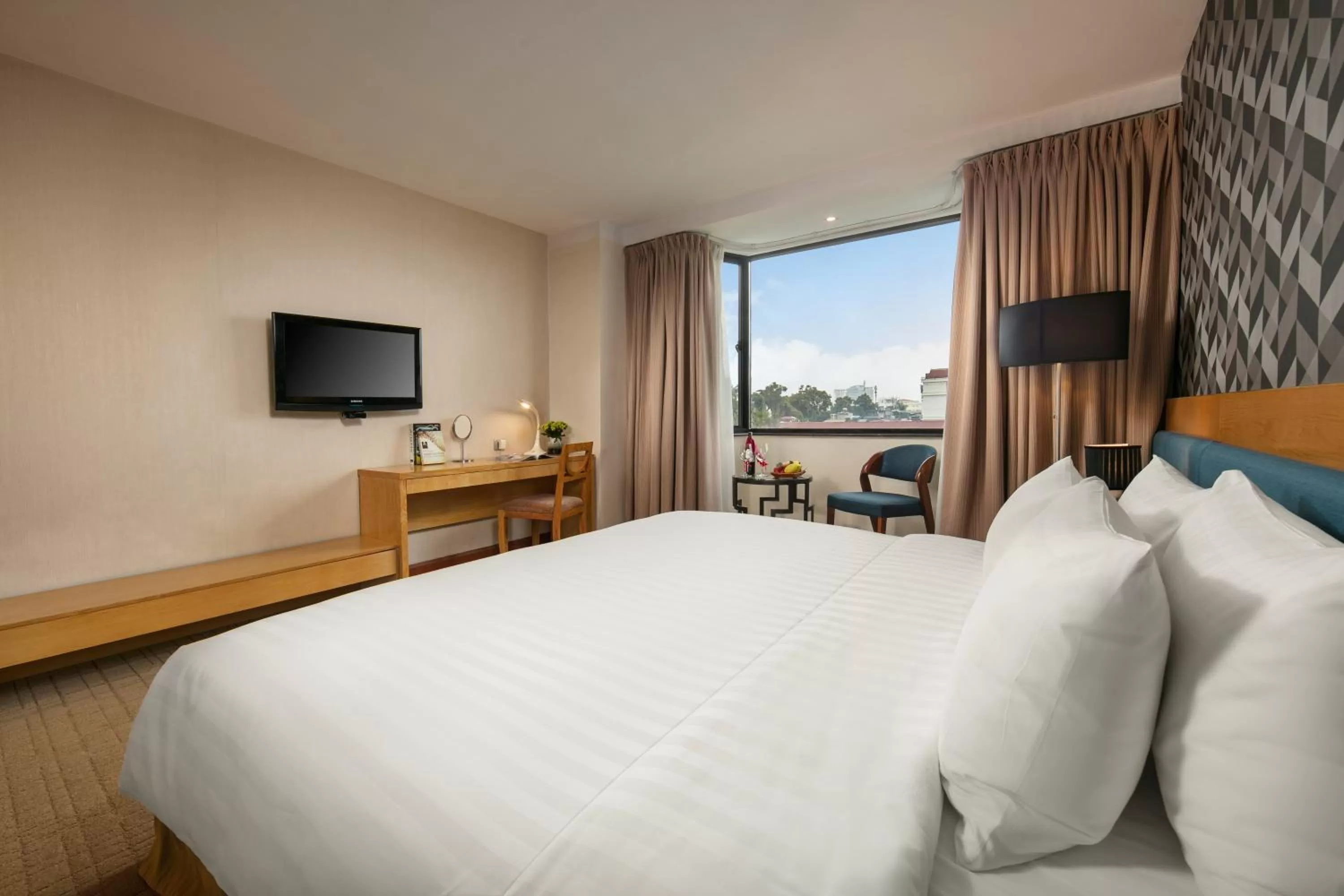 Photo of the whole room, Bed in La Casa Hanoi Hotel