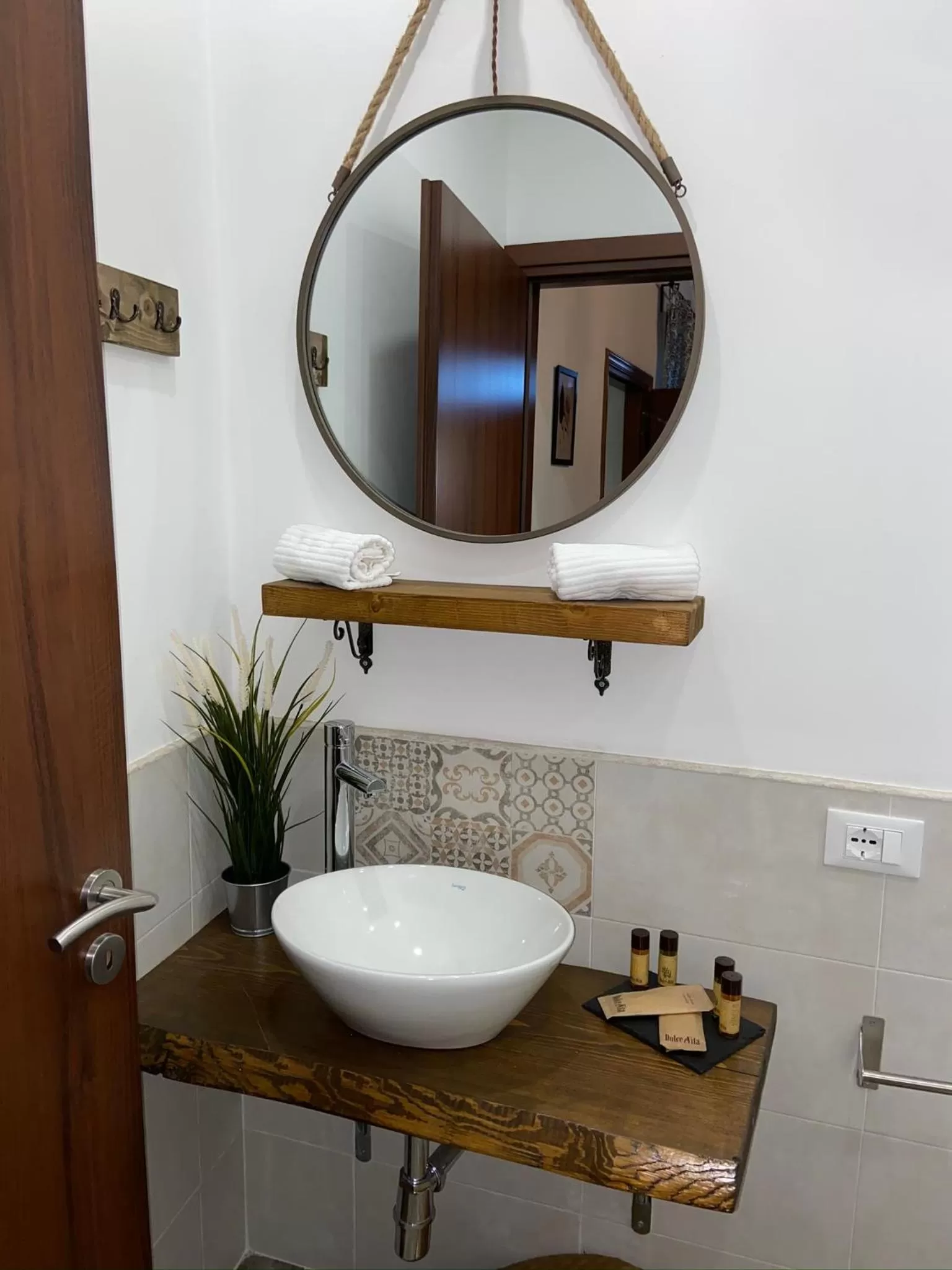 Bathroom in La Corte Segreta Tivoli