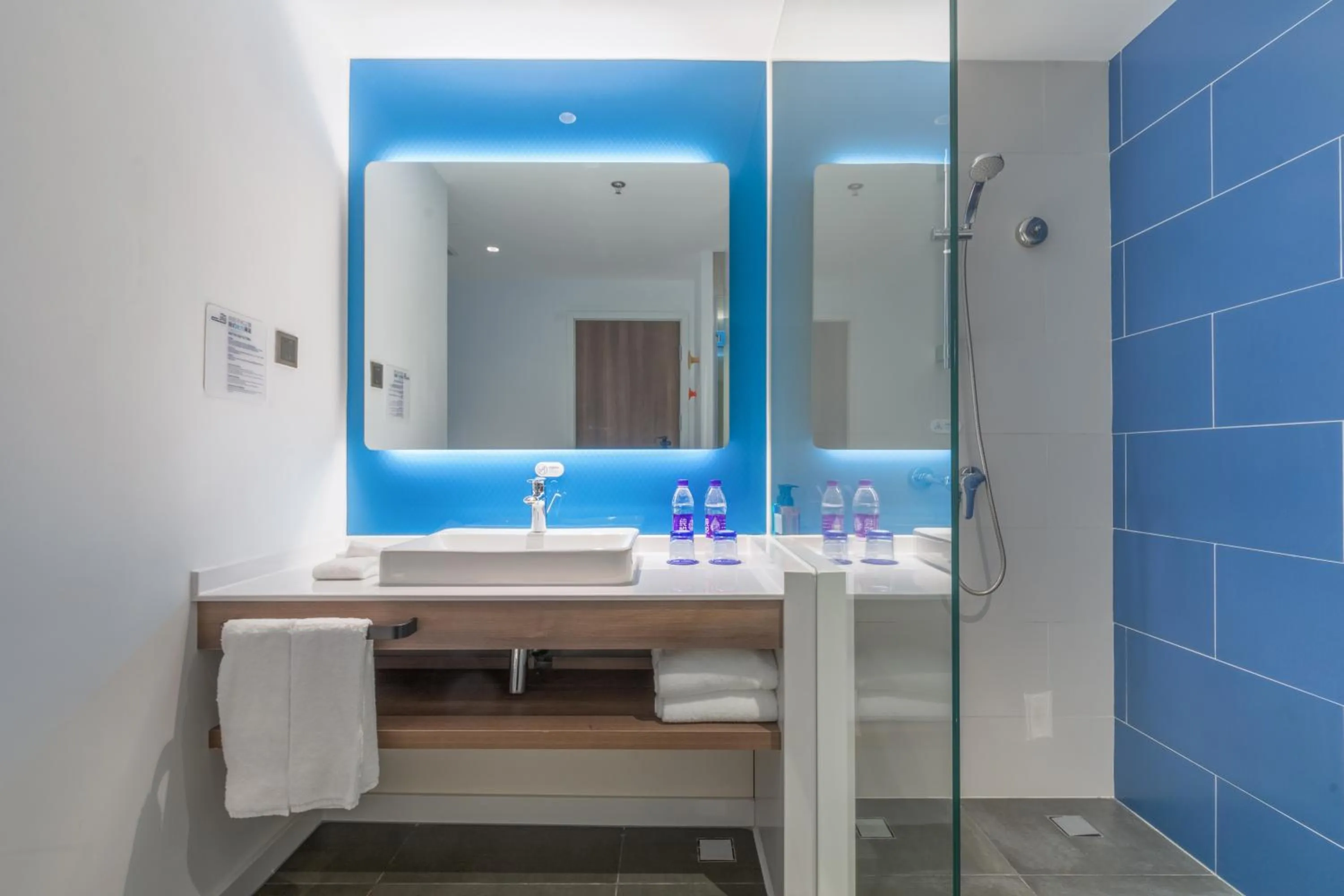 Holiday Inn Express Beijing Shijingshan Lakeview by IHG