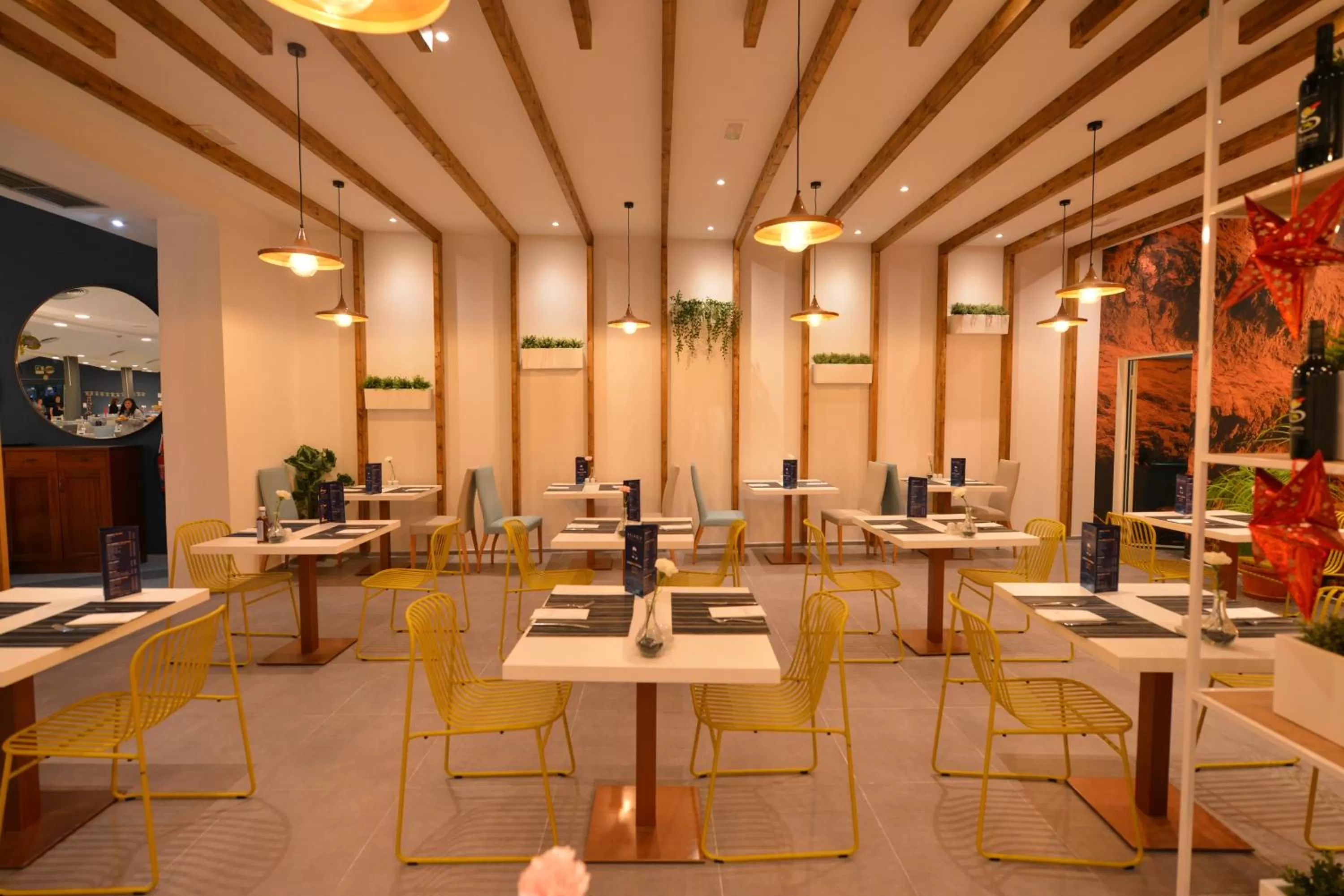 Restaurant/places to eat in Relaxia Lanzasur Club - Aqualava Water Park