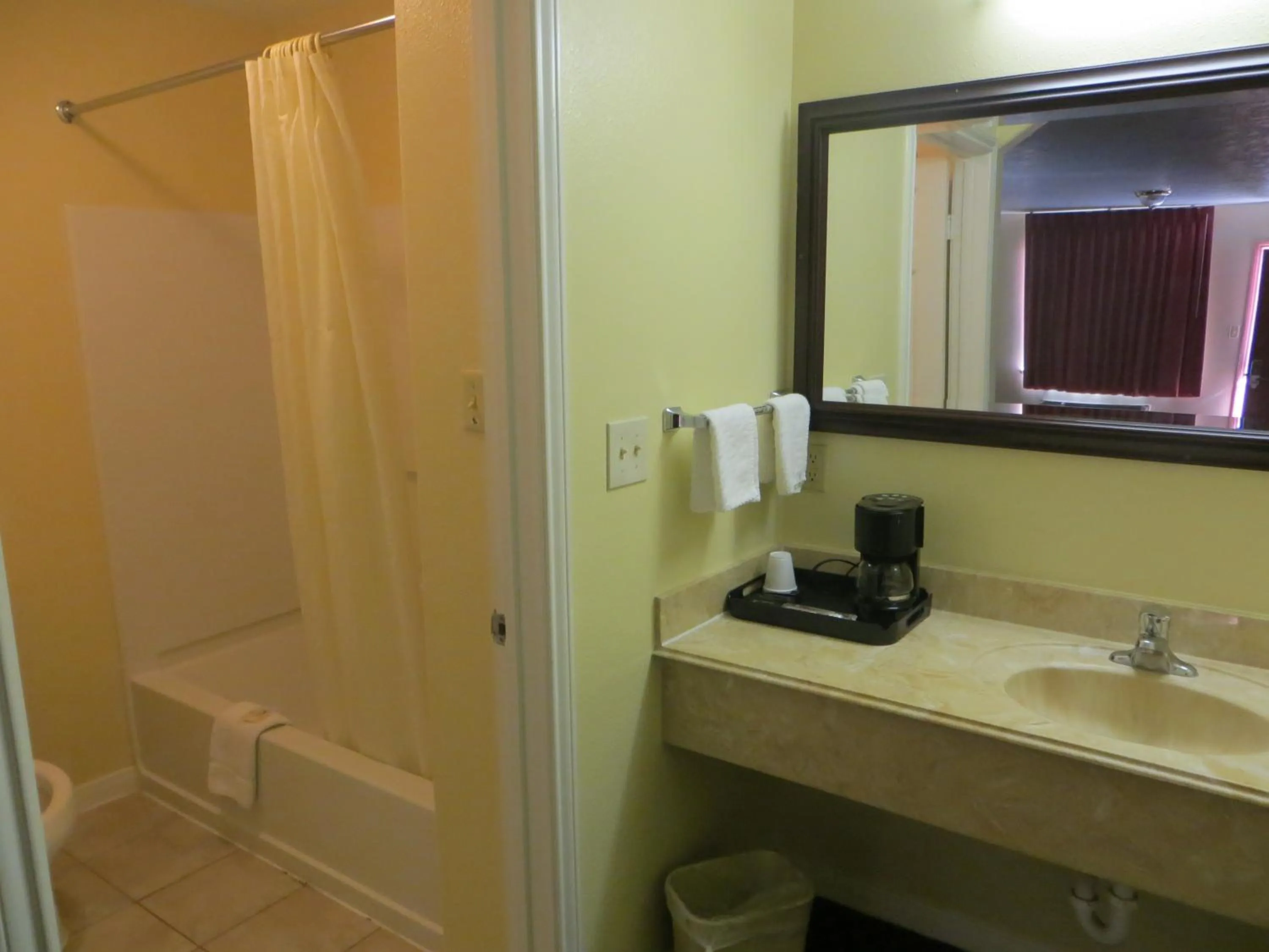 Bathroom in Americas Best Value Inn & Suites Hempstead