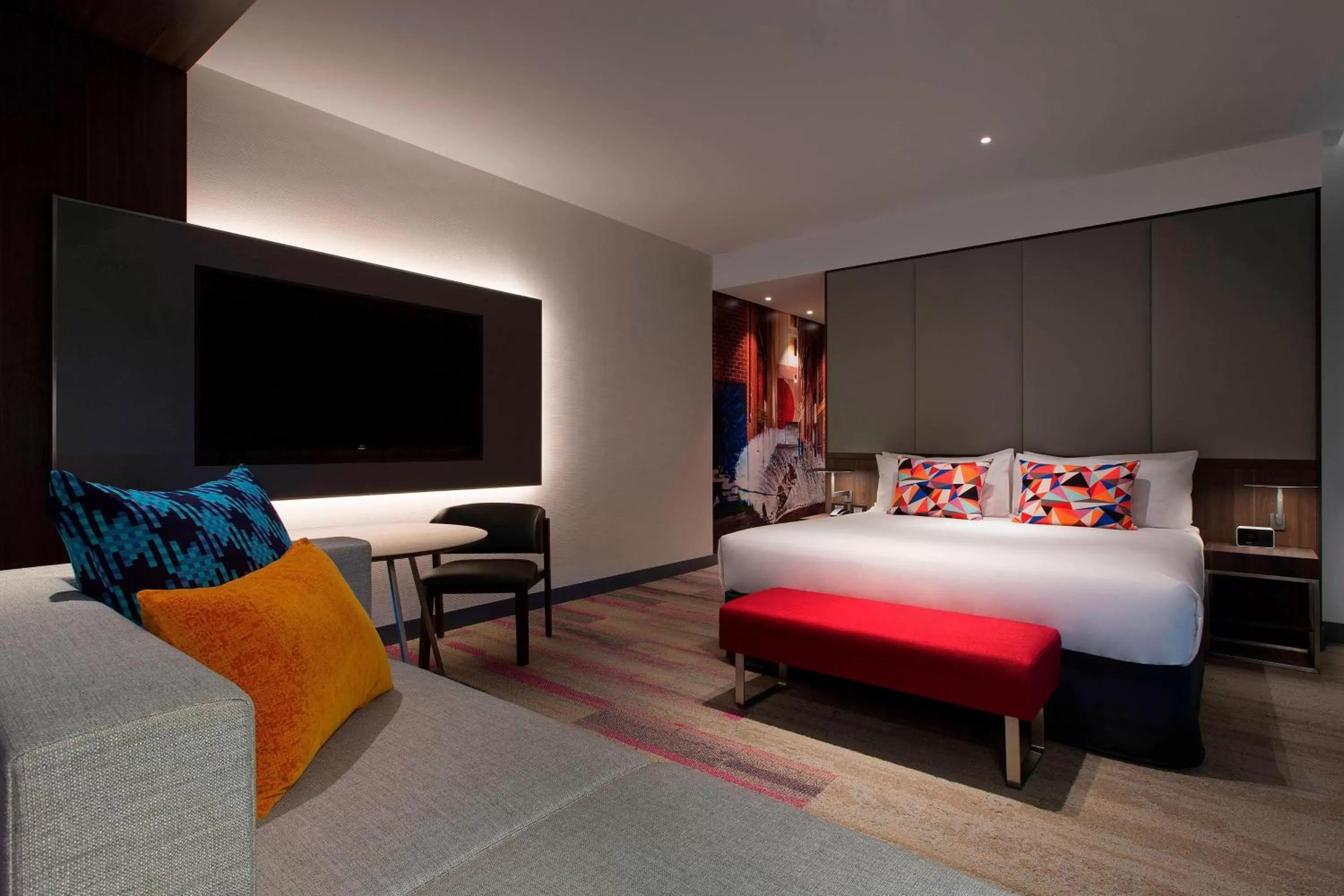 Photo of the whole room, Bed in Aloft Perth