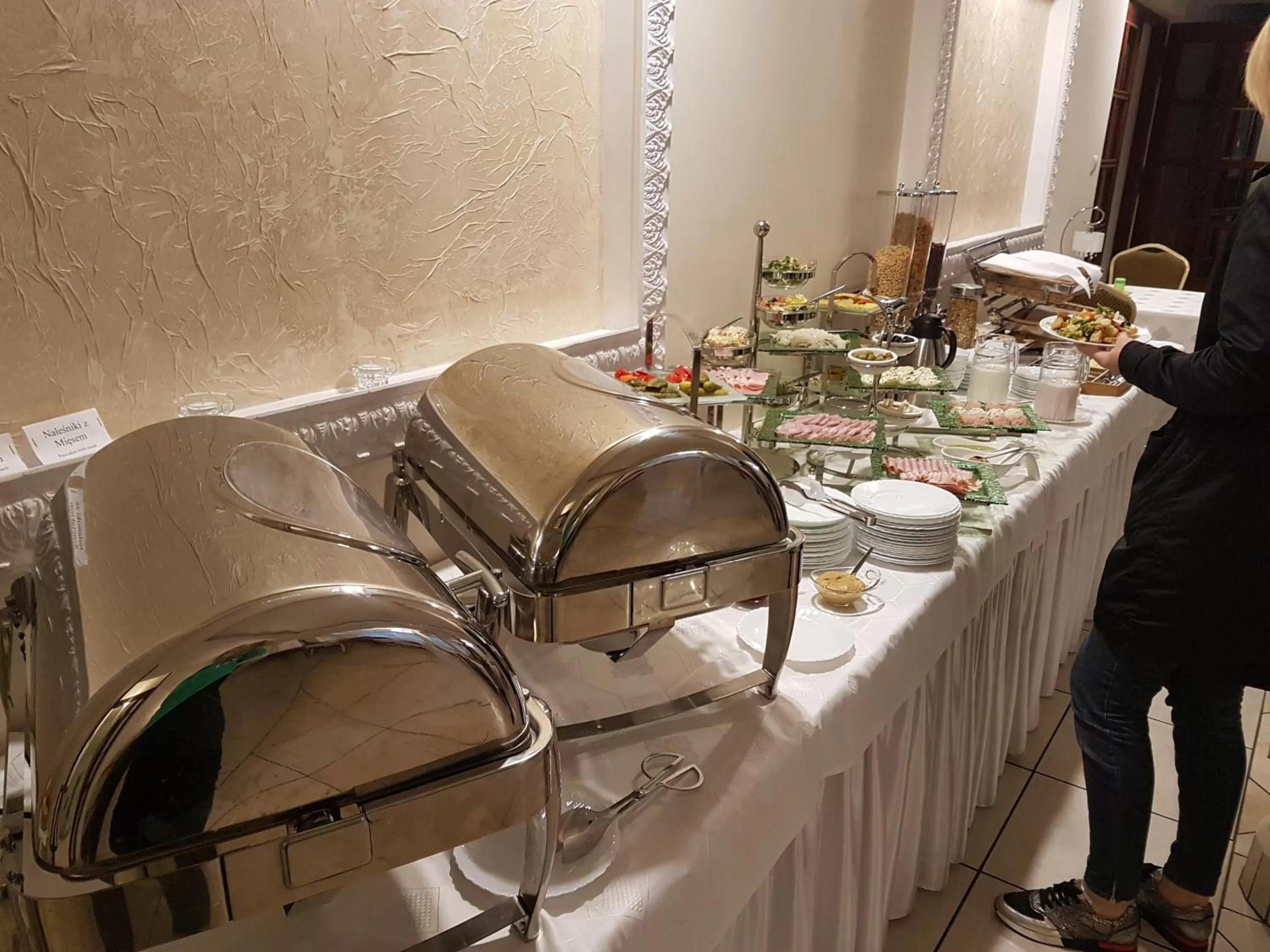 Buffet breakfast in Belweder