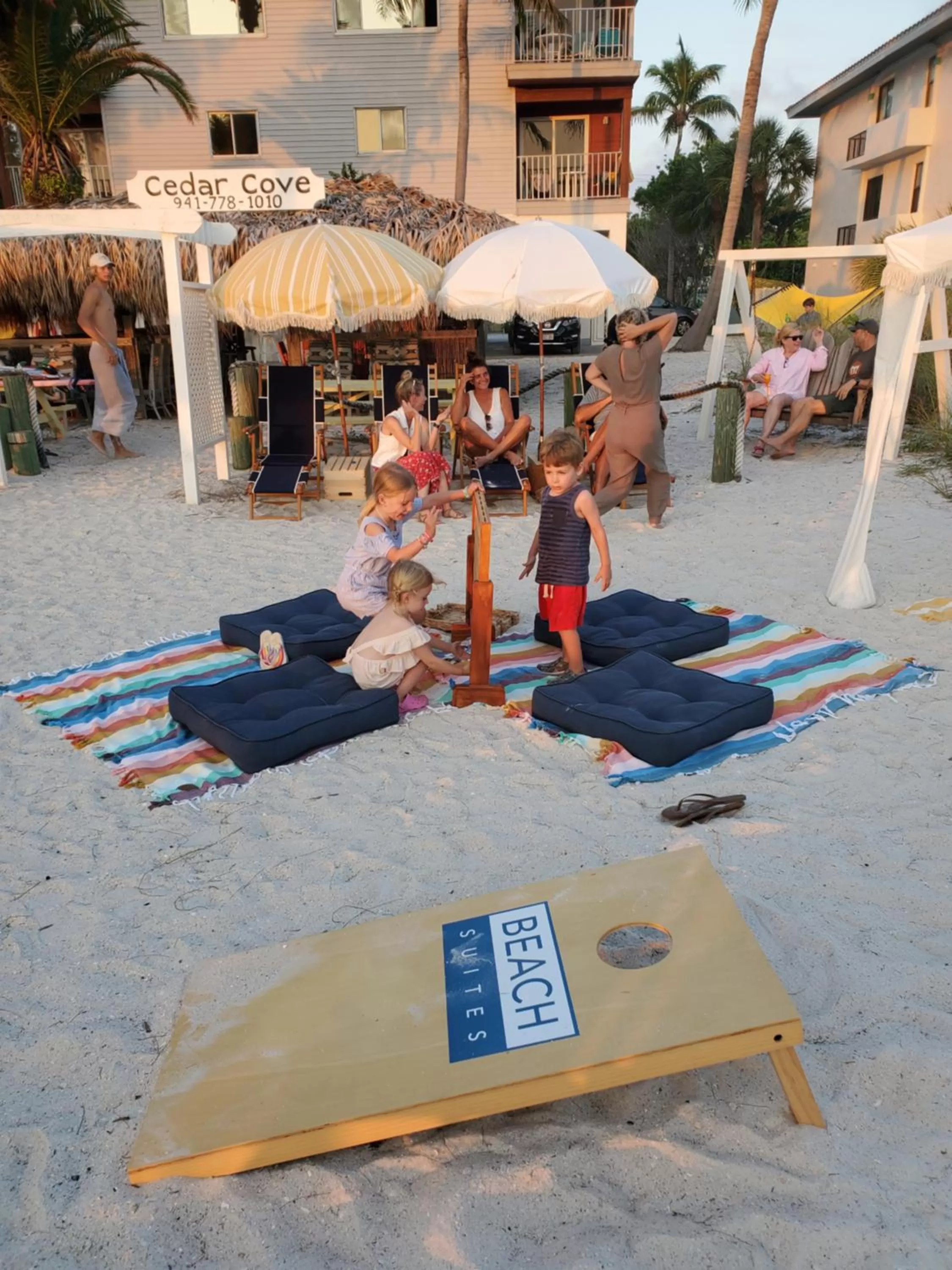 Beach in Cedar Cove Resort & Cottages