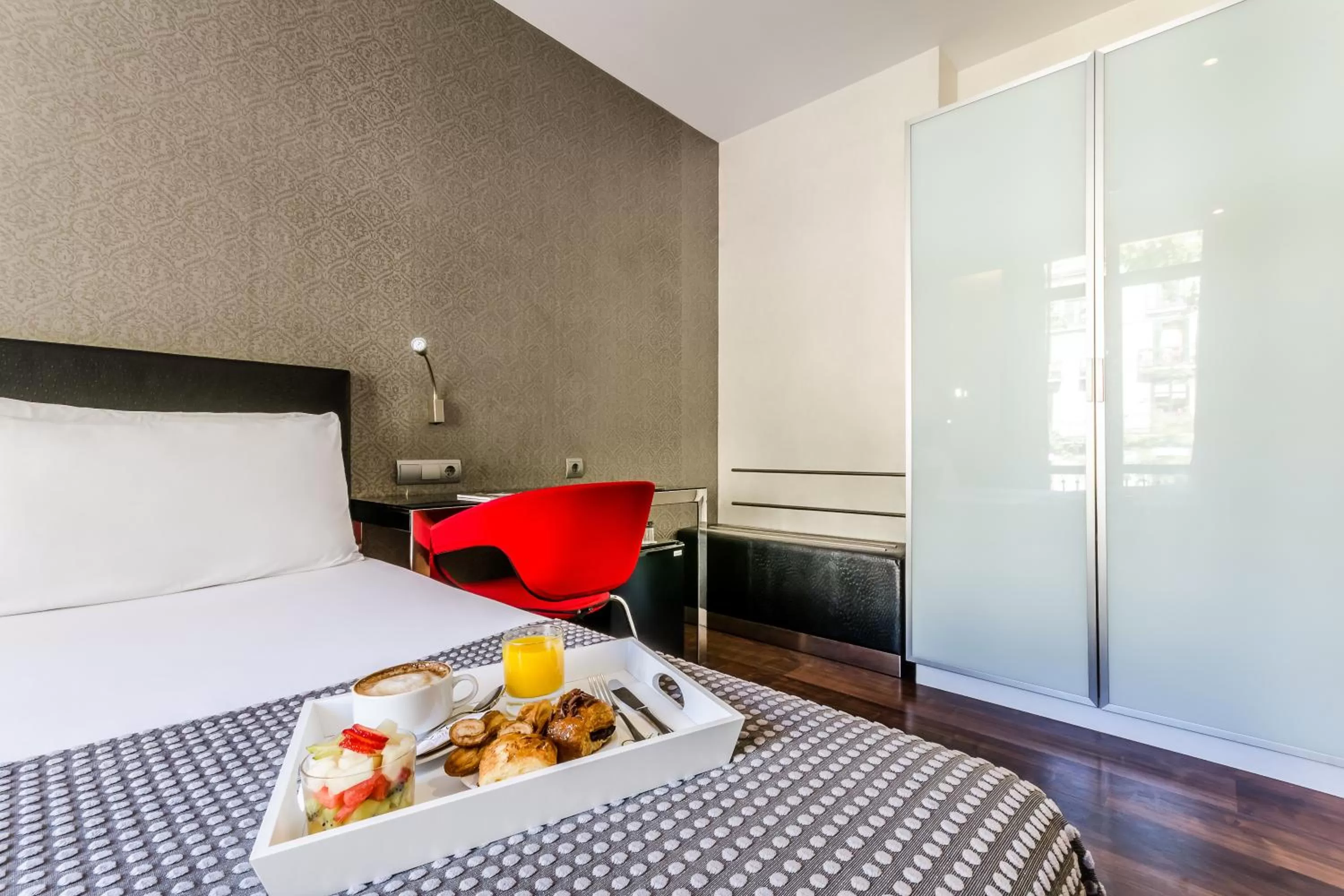 Bed in Exe Ramblas Boquería