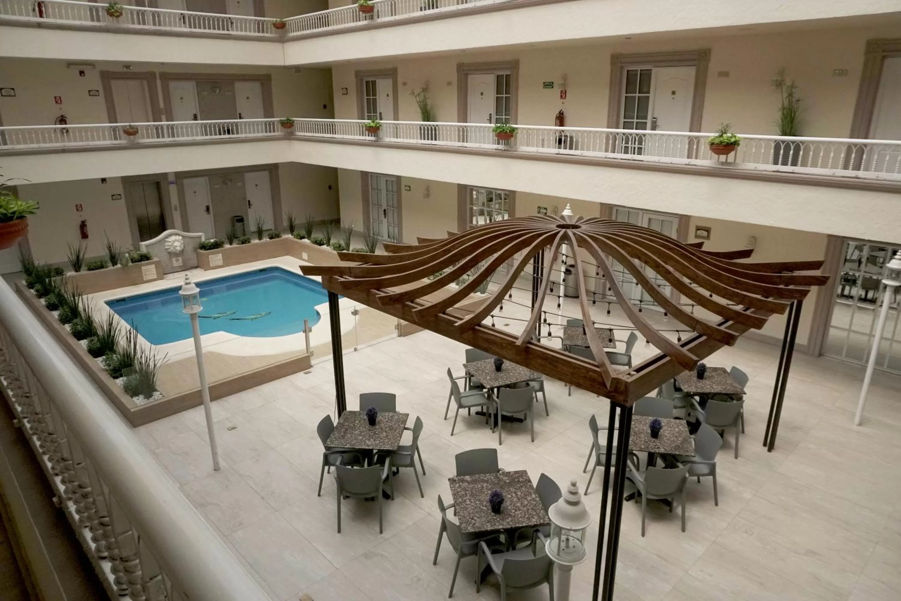 Patio in Best Western PLUS Monterrey Colón