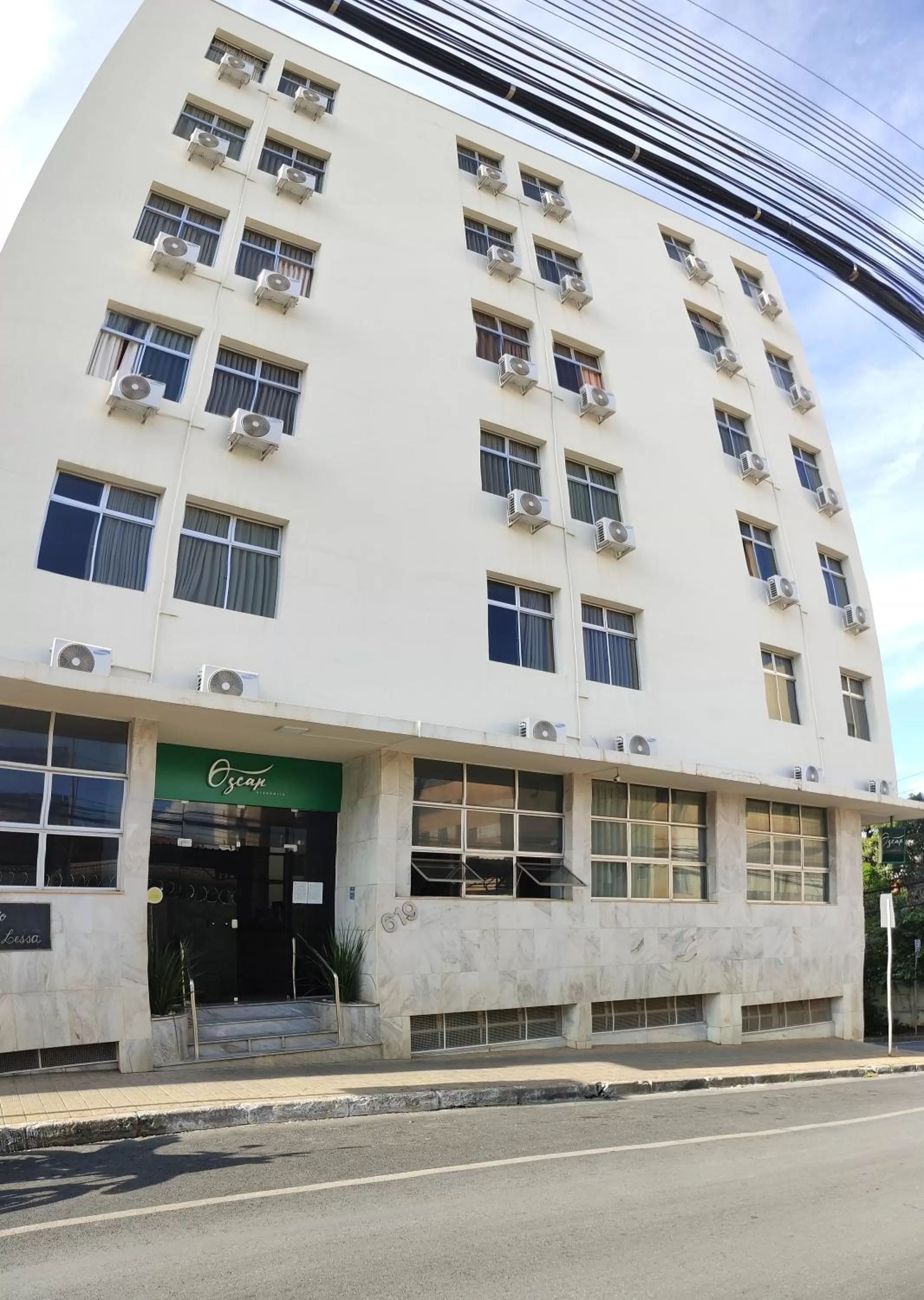 Property building in Hotel Oscar Econômico
