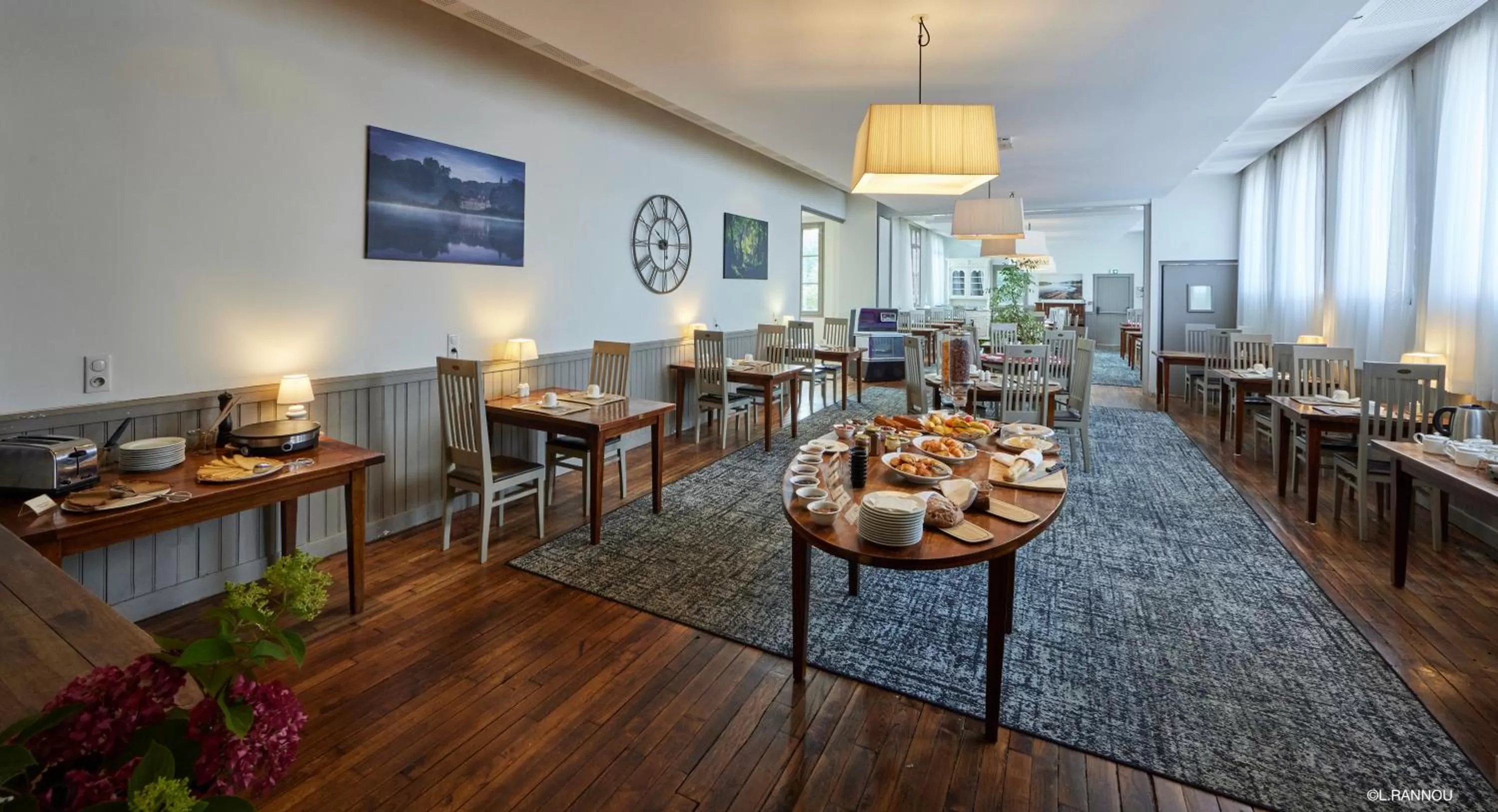 Restaurant/places to eat in Logis Hotel, restaurant et spa Le Relais De Broceliande