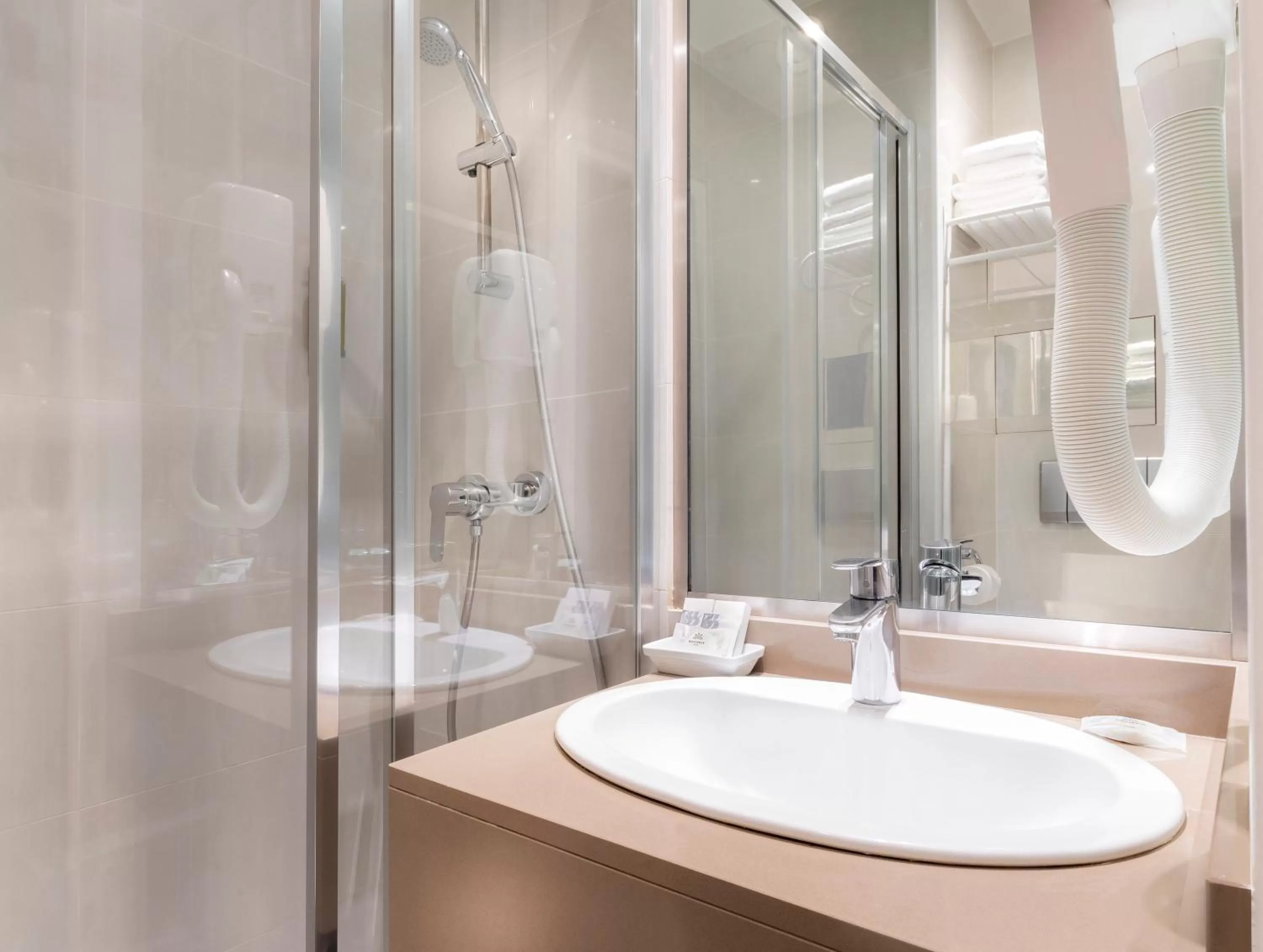 Bathroom in Elysées Ceramic