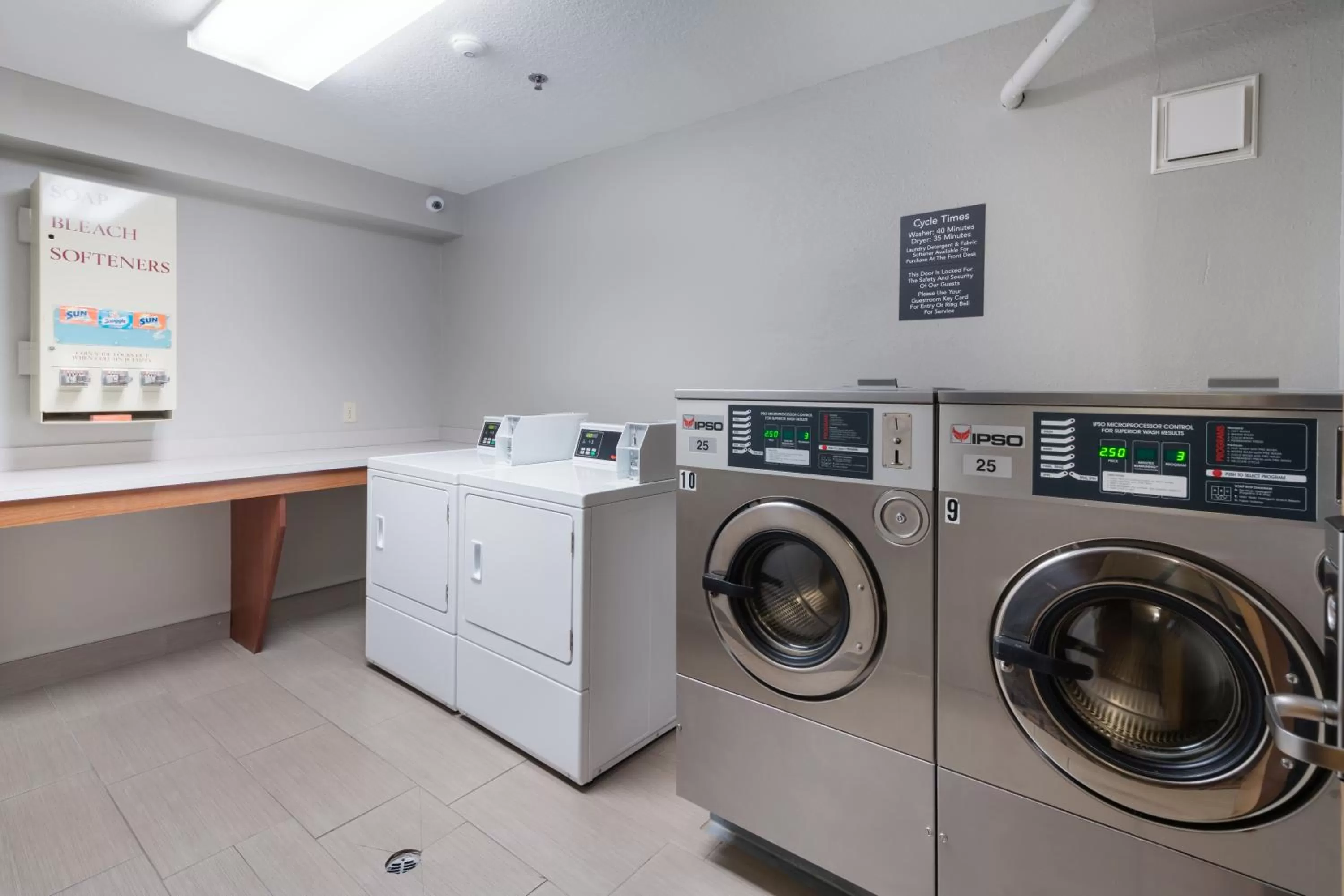 washing machine in Quality Inn & Suites Kennewick Tri-Cities