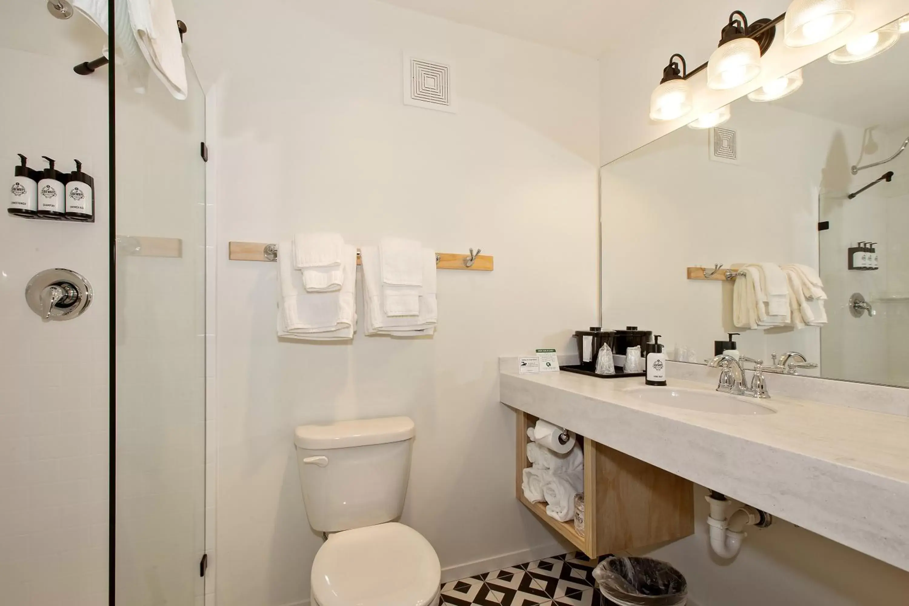 King Room with Balcony/Patio in Sideways Inn King Room with Balcony/Patio in Sideways Inn