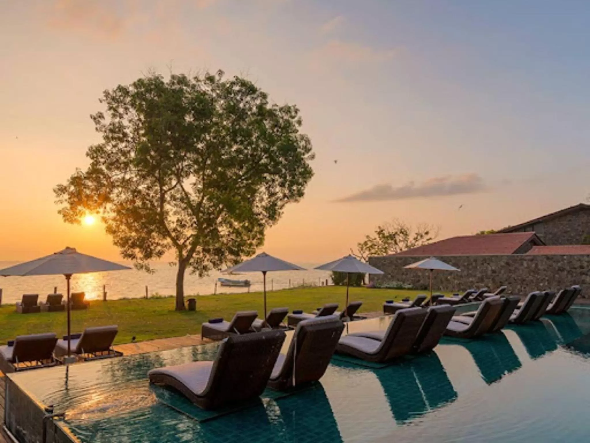 Garden view in Regenta Arie Lagoon Negombo