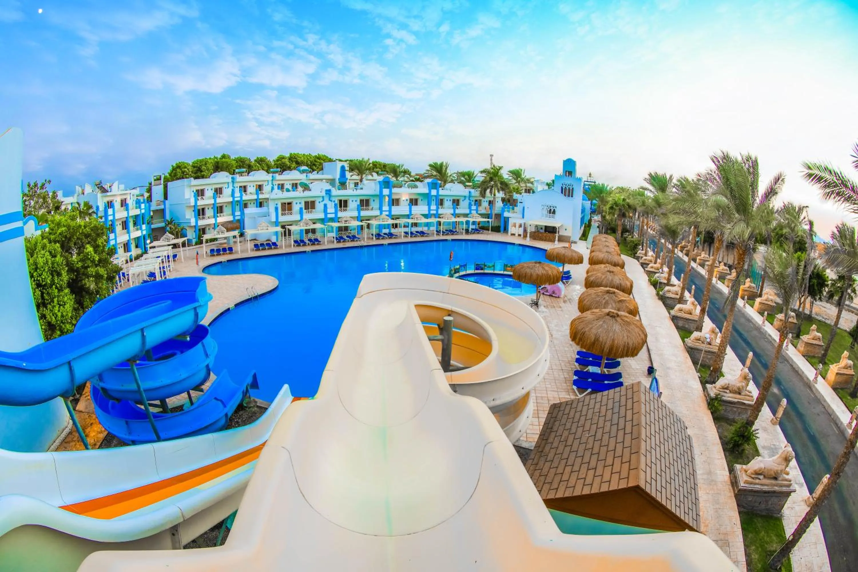 Swimming pool in Mirage Bay Resort & Aqua Park