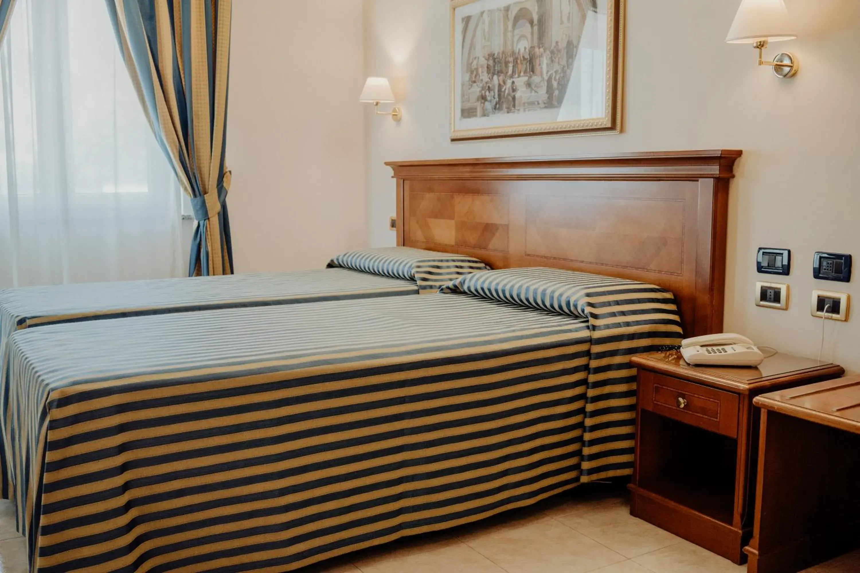 Economy Twin Room in Hotel Niagara Economy Twin Room in Hotel Niagara