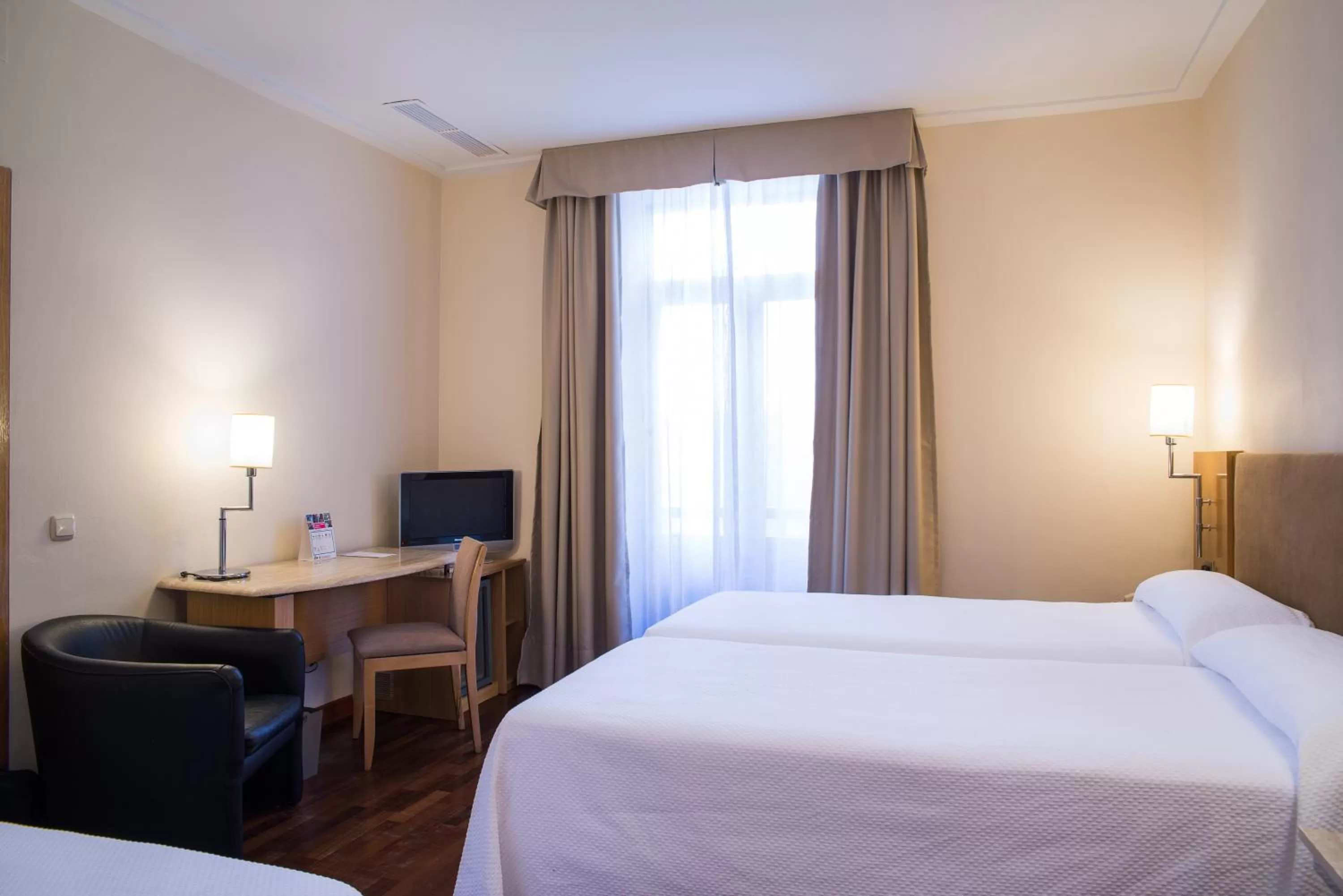 Decorative detail, Bed in Hotel Inglaterra