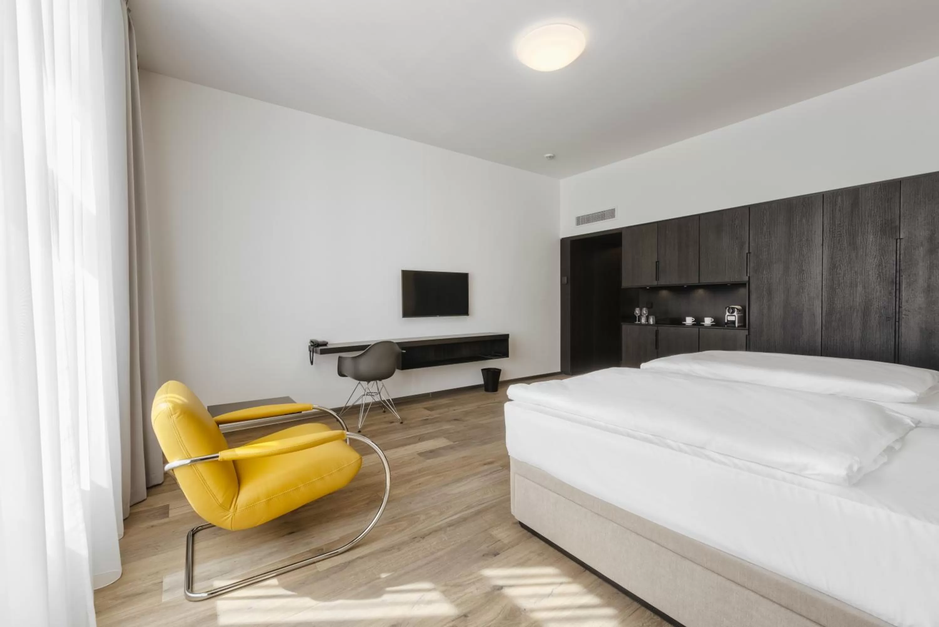 Photo of the whole room, Bed in Theresian Hotel