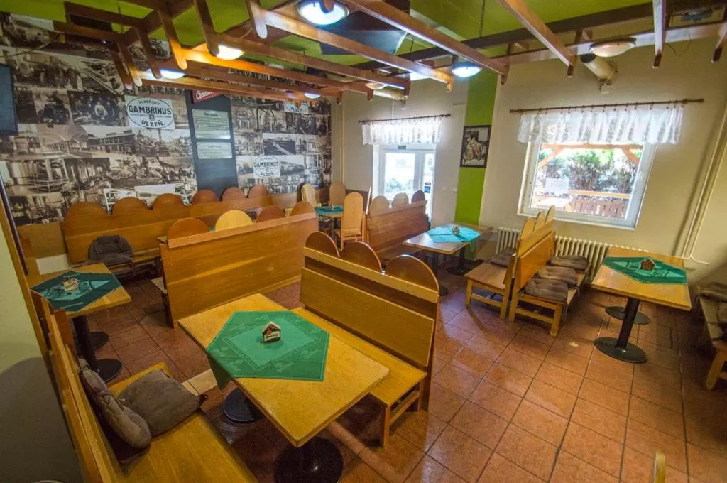 Restaurant/Places to Eat in Hotel Sport