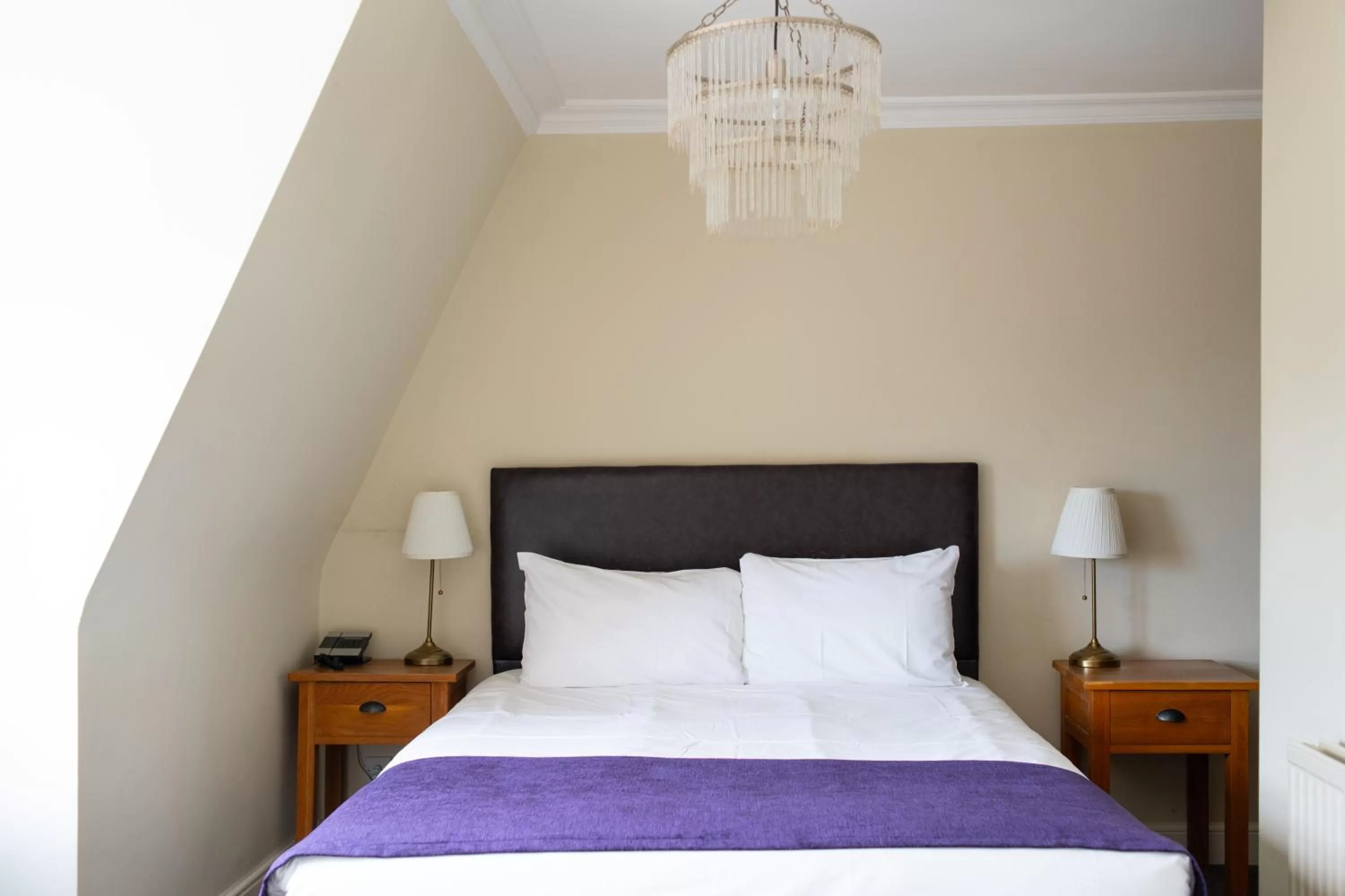 Bed in Kew Gardens Hotel