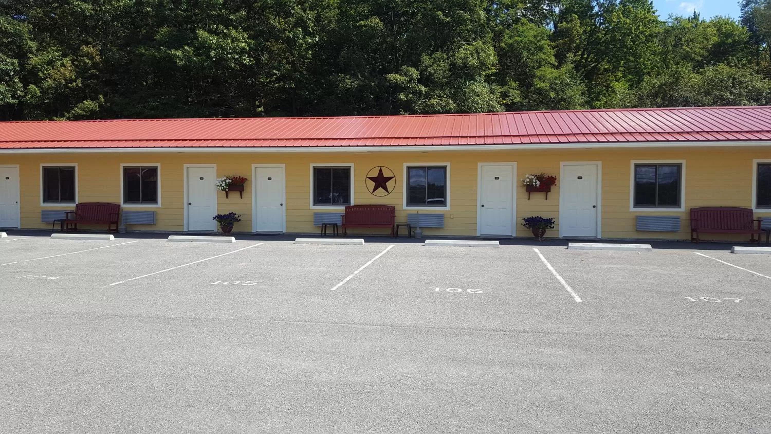 Property building in The Garrett Inn