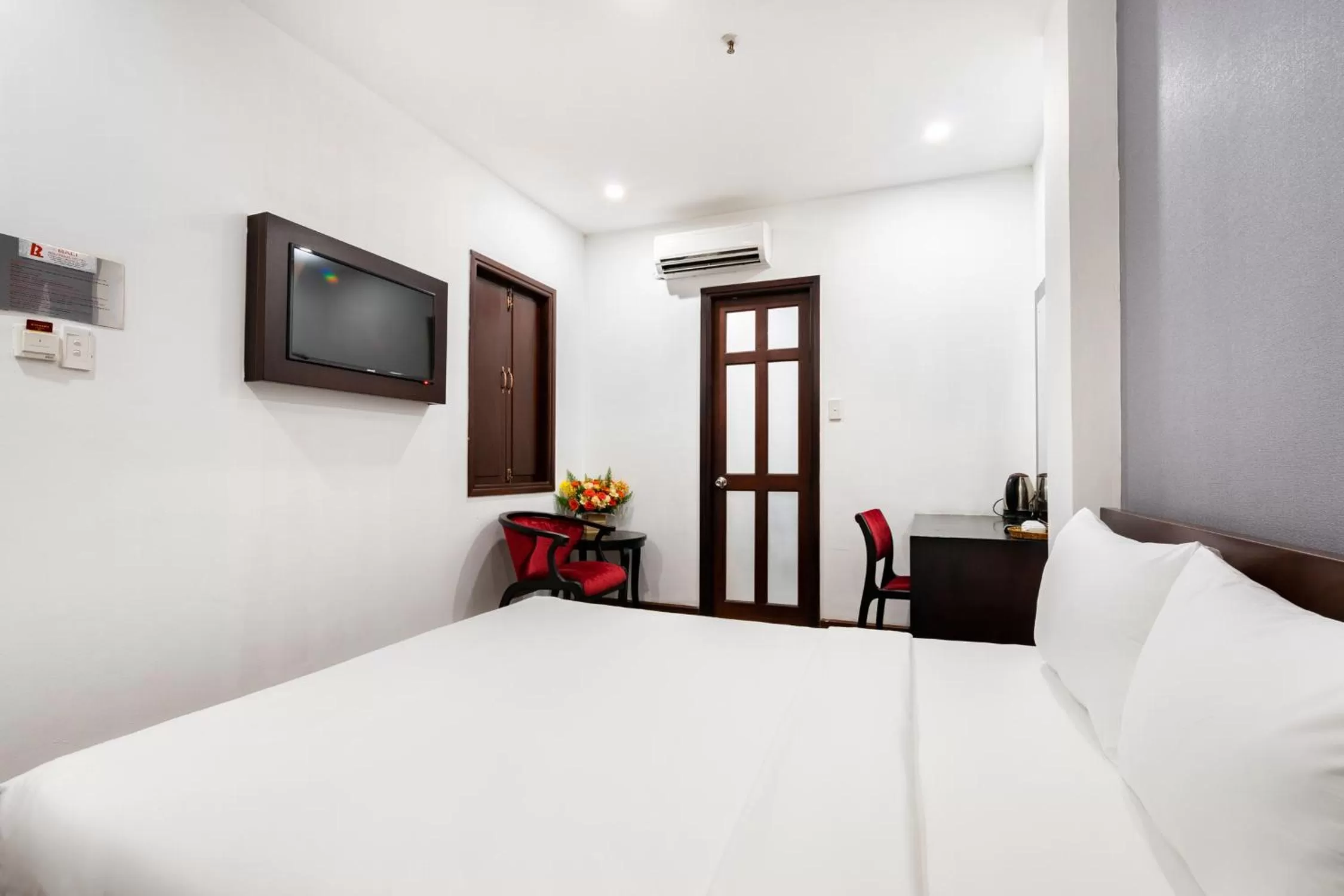 Bed in A&A Toronto Hotel