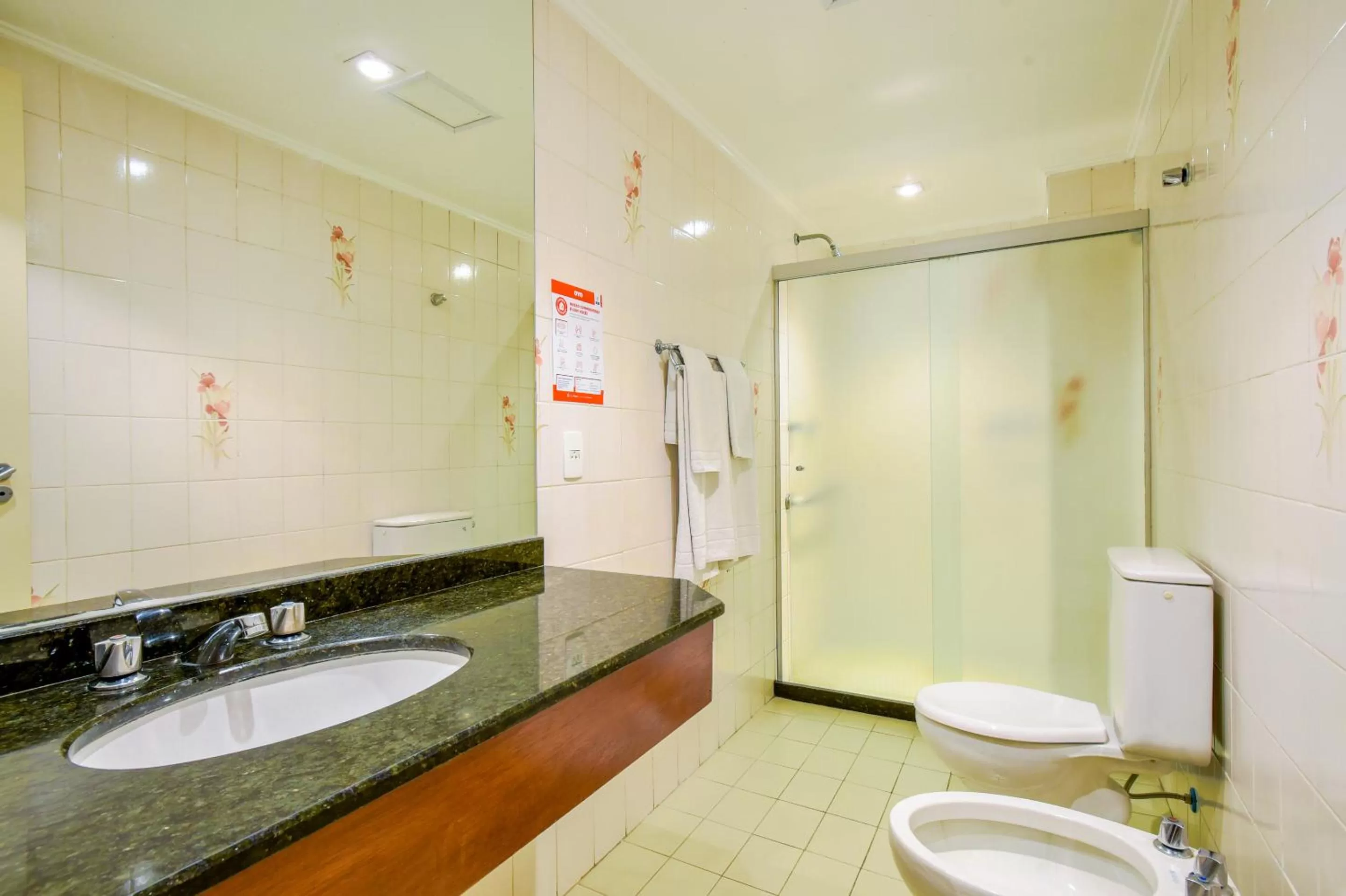 Bathroom in Park Tower Campinas Residence by Nacional Inn
