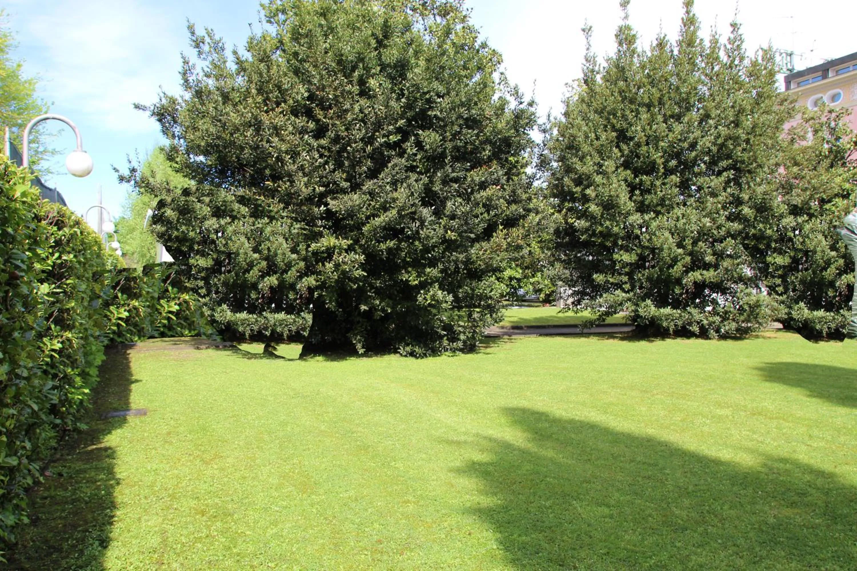 Garden in Park Hotel Villa Leon d'Oro
