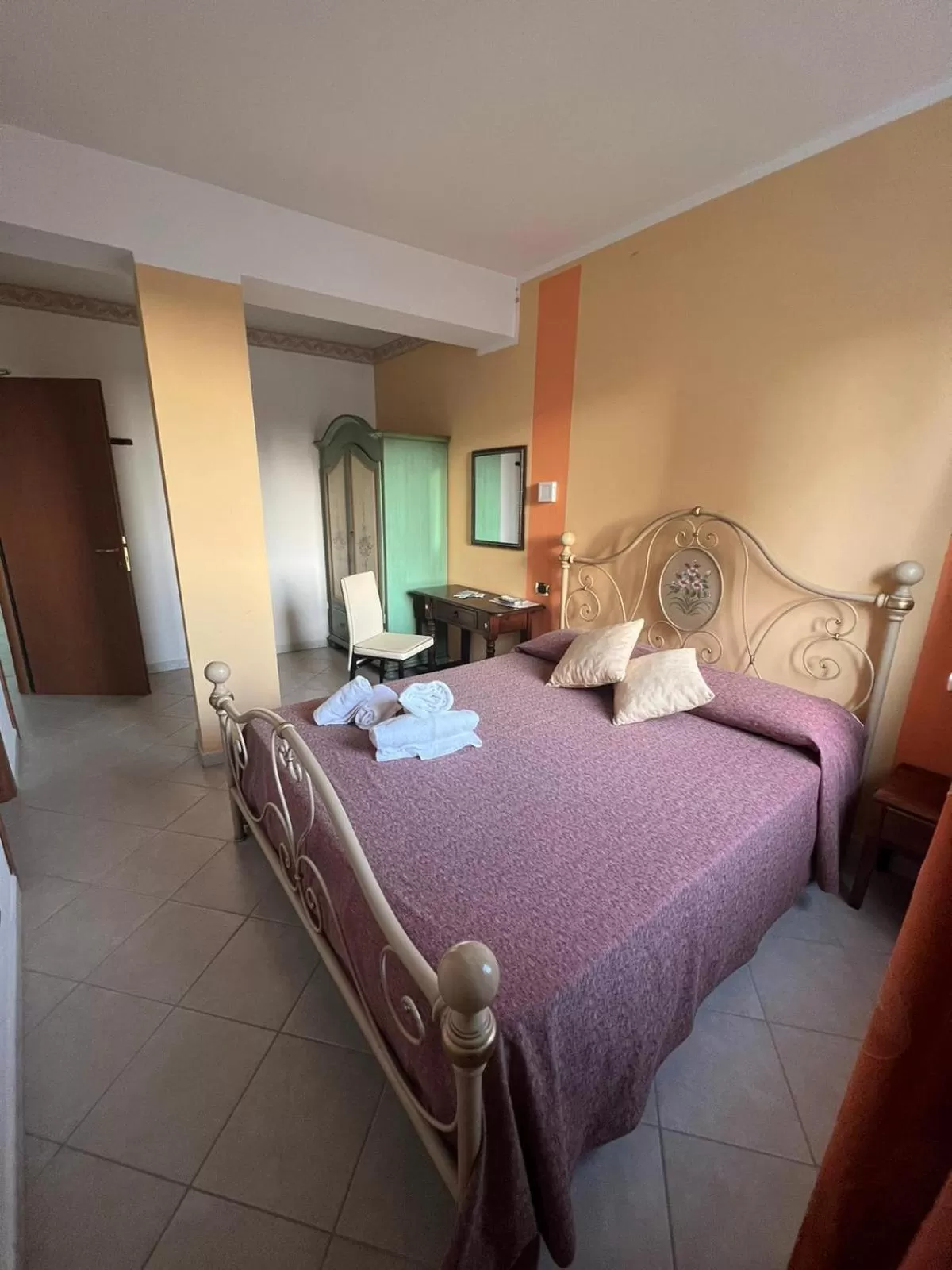 Carlo V - Holiday Rooms