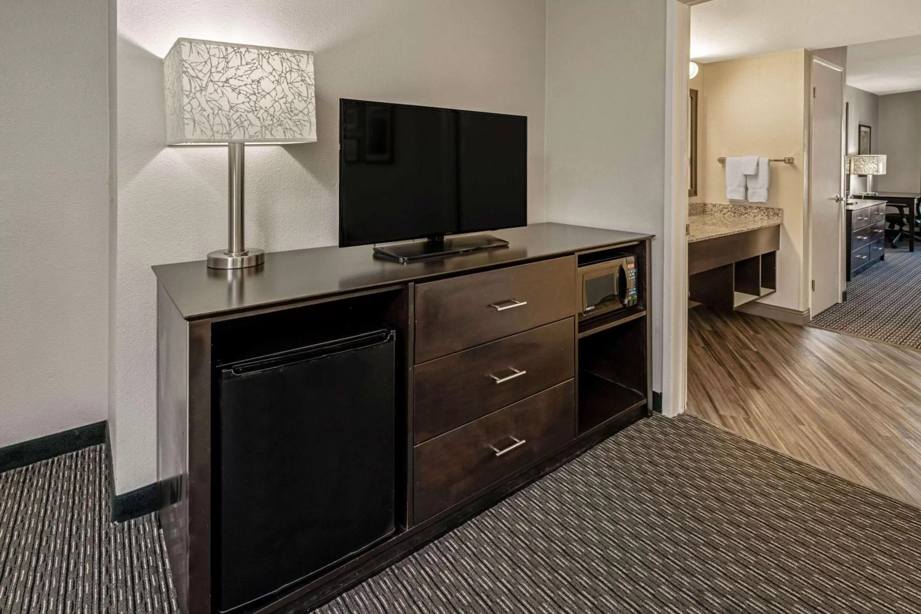 Photo of the whole room in La Quinta by Wyndham Anaheim