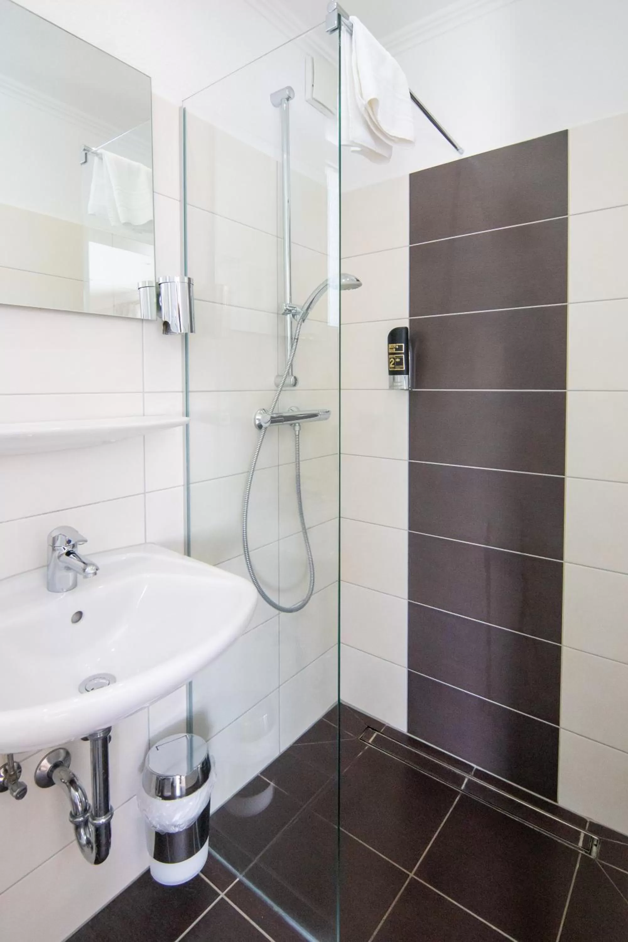 Bathroom in Nordsee-Hotel Hinrichsen