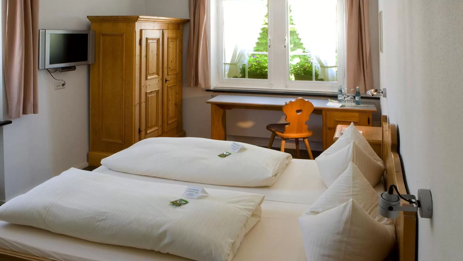 TV and multimedia, Bed in Hotel Landgasthof Koechlin