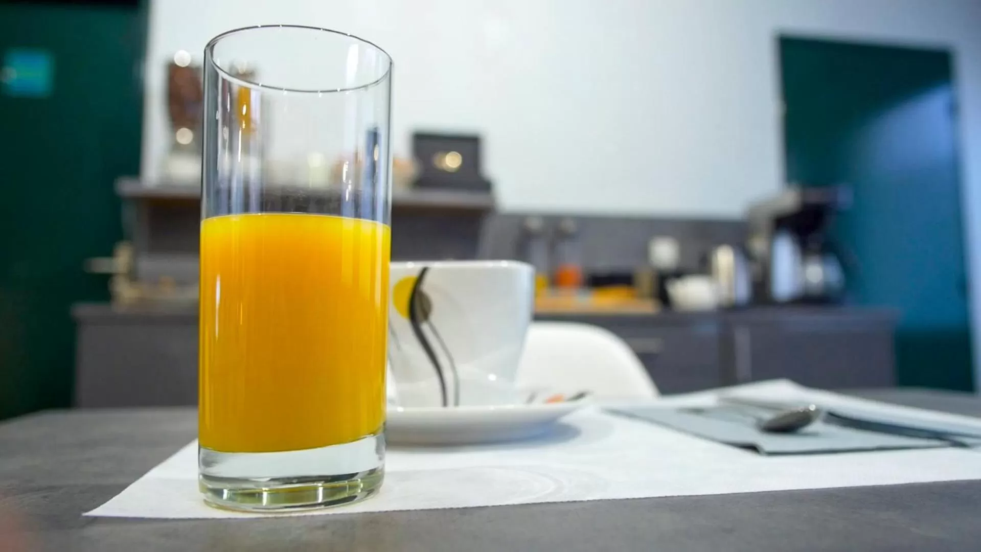 Buffet breakfast in KOSY Appart'hôtel Le Champ De Mars Reims