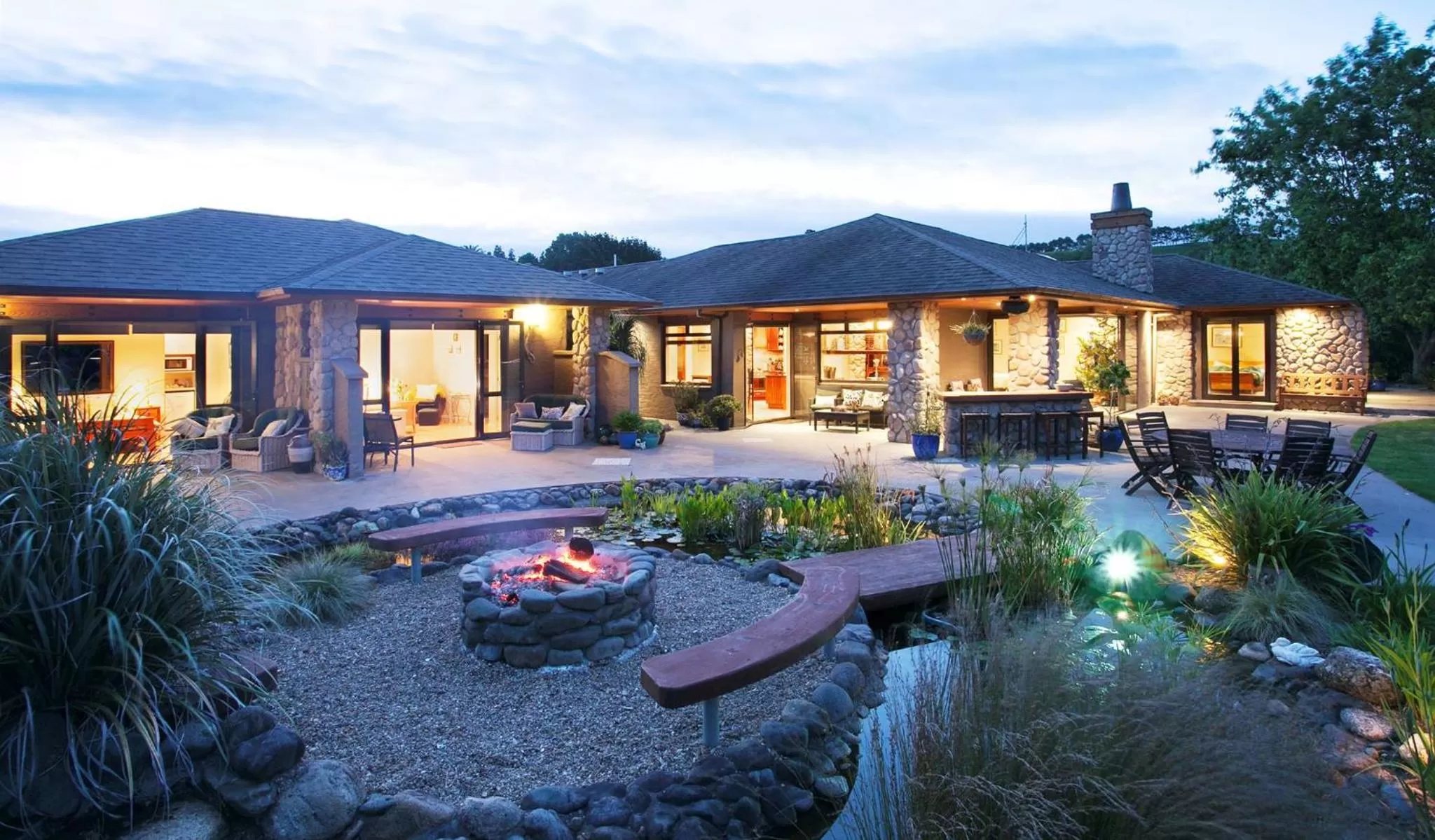 Facade/entrance, Property Building in Conach House