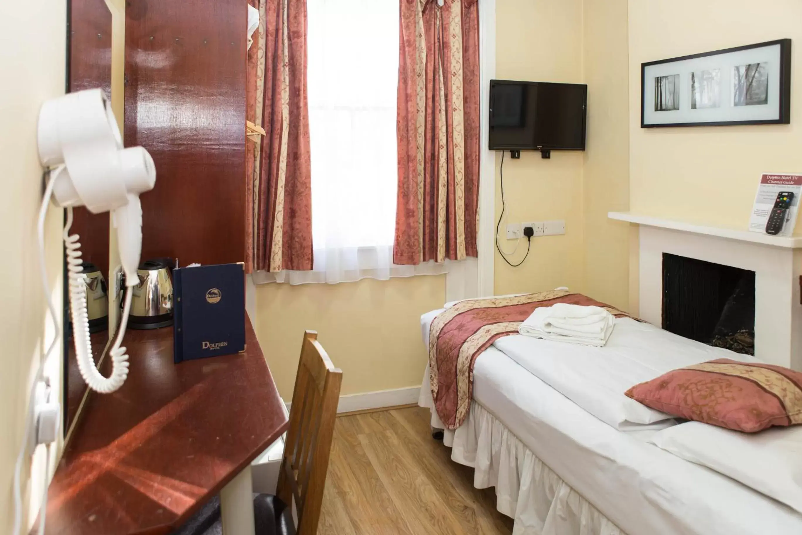 Single Room in Dolphin Hotel Single Room in Dolphin Hotel