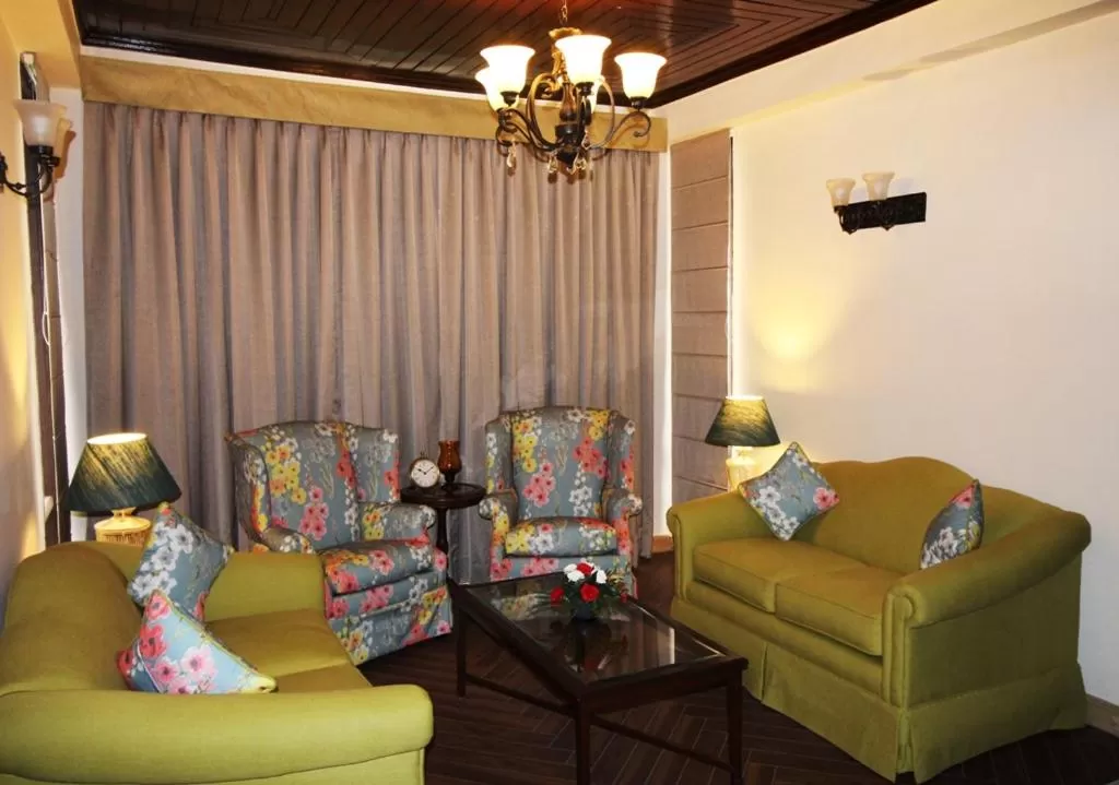 Lounge or bar in The Oaktree House