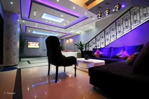 Seating area in Balcon Bleu